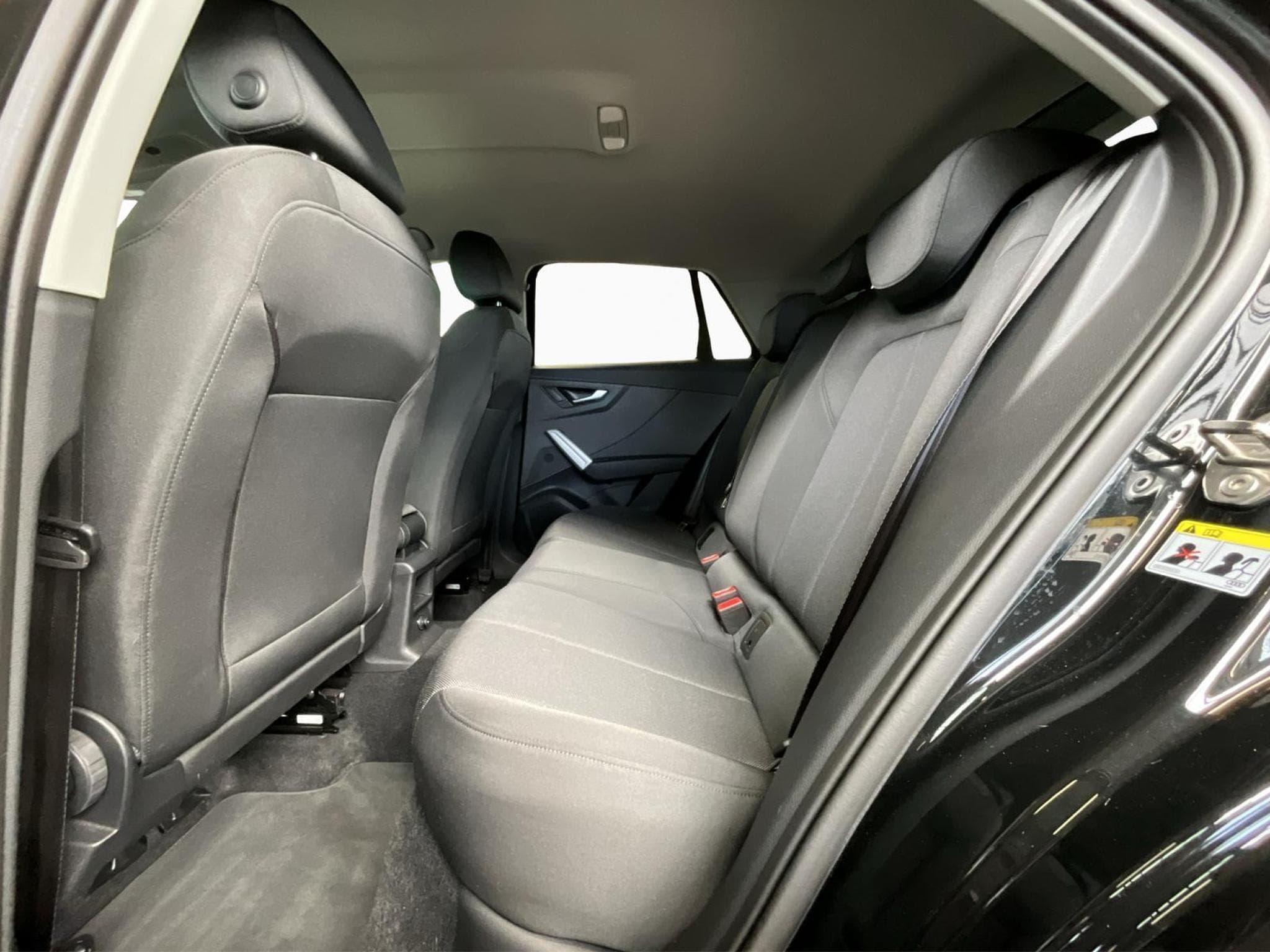 Audi Q2 Advenced+S-Tronic+35tfsi+Led (2025) - Photo 15