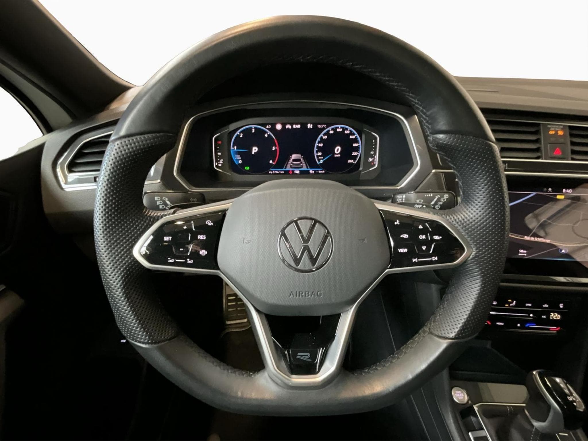 VW Tiguan Allspace+R-Line+DSG+Black-Style+Pano+AHK (2024) - Foto 10