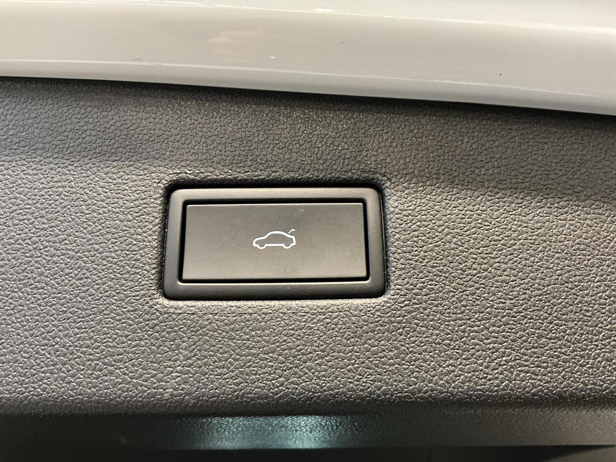 VW Tiguan Allspace+R-Line+DSG+Black-Style+Pano+AHK (2024) - Foto 19