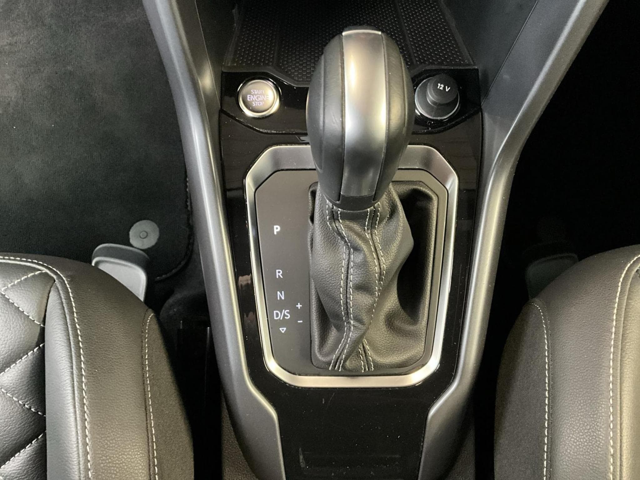 VW T-Roc R-Line+DSG+Black-Style+AHK (2022) - Foto 12