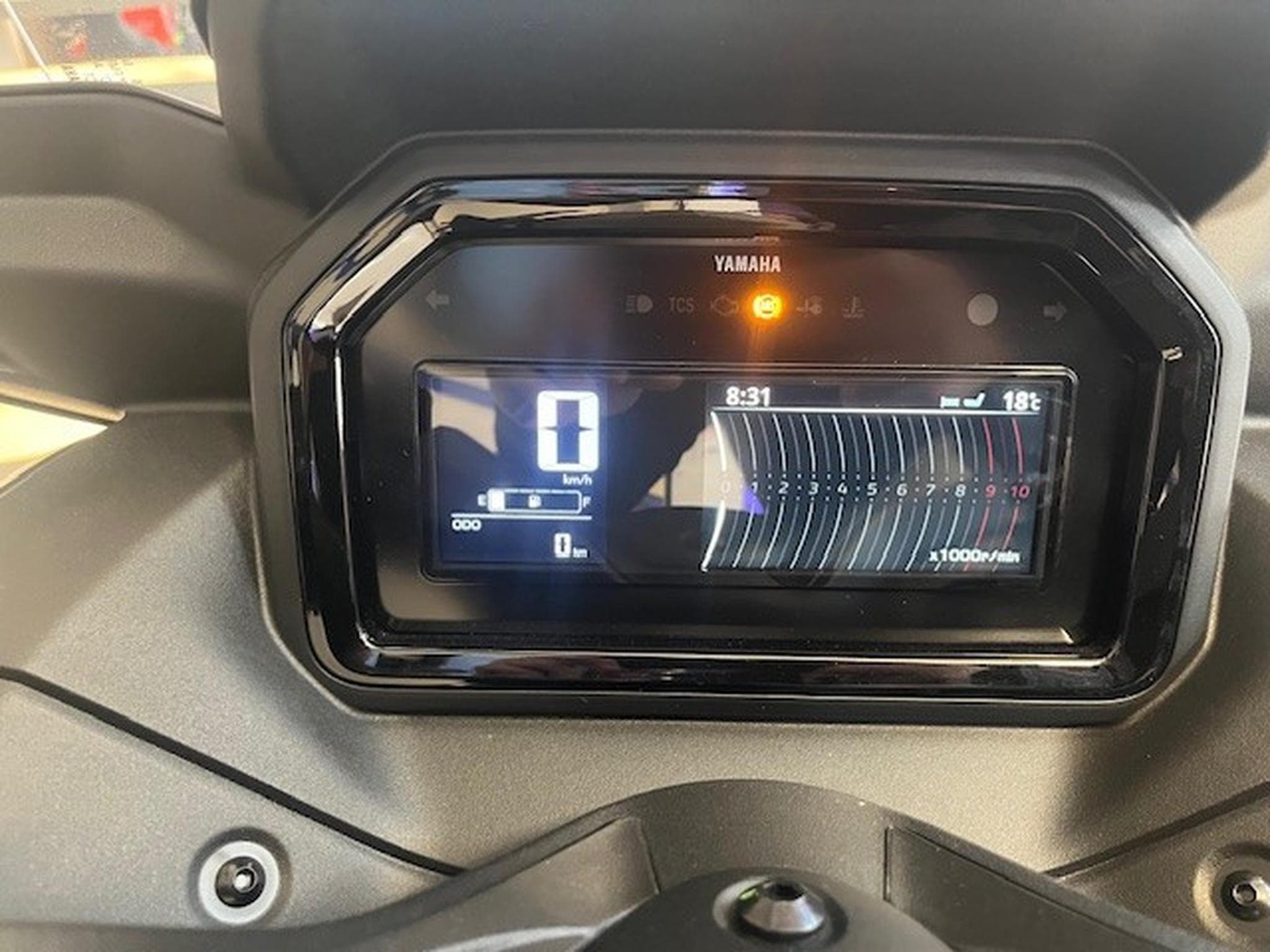 Yamaha XMAX 300 Tech Max + (2026) - Photo 10