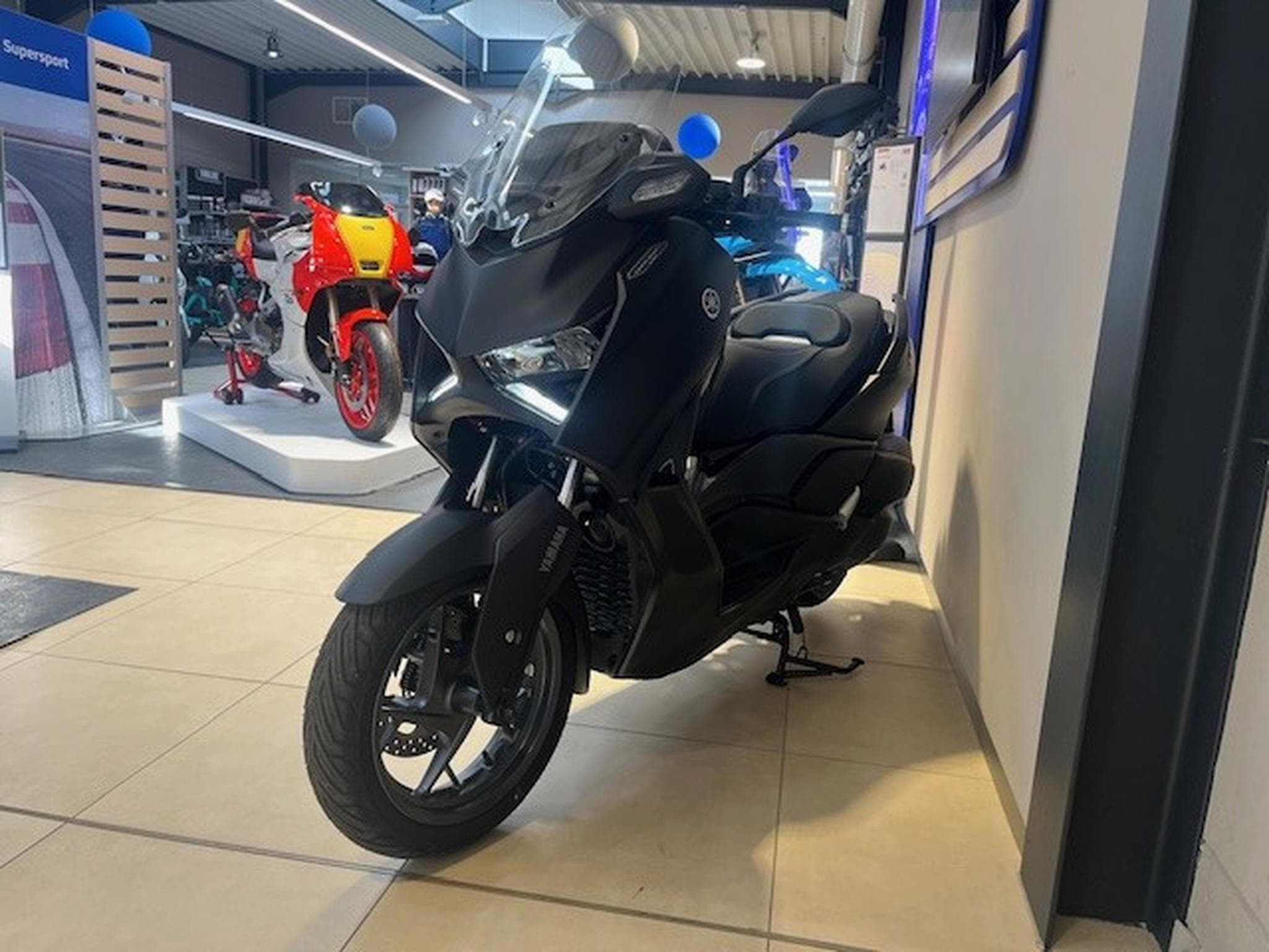 Yamaha XMAX 300 Tech Max + (2026) - Photo 4