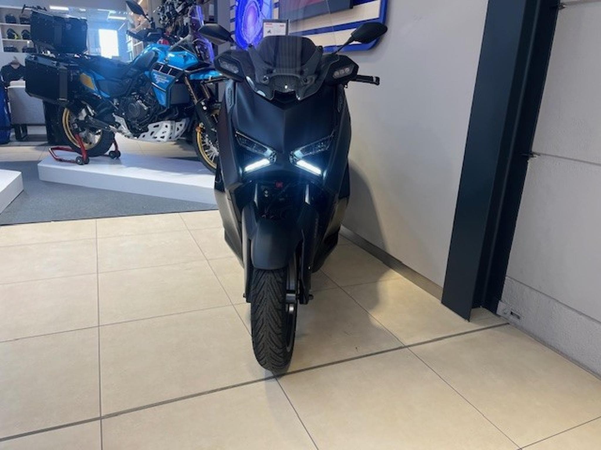 Yamaha XMAX 300 Tech Max + (2026) - Photo 5