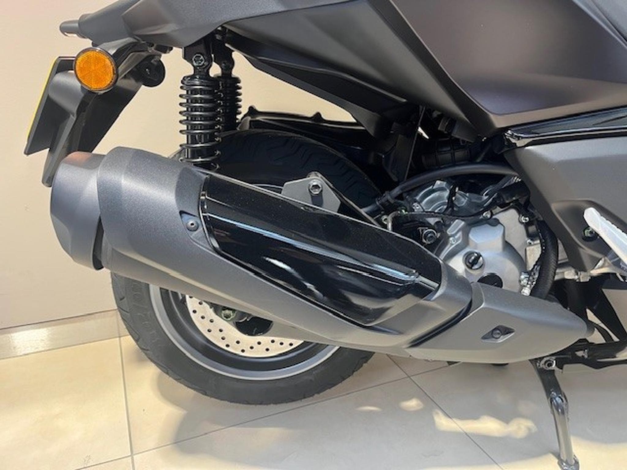 Yamaha XMAX 300 Tech Max + (2026) - Photo 8