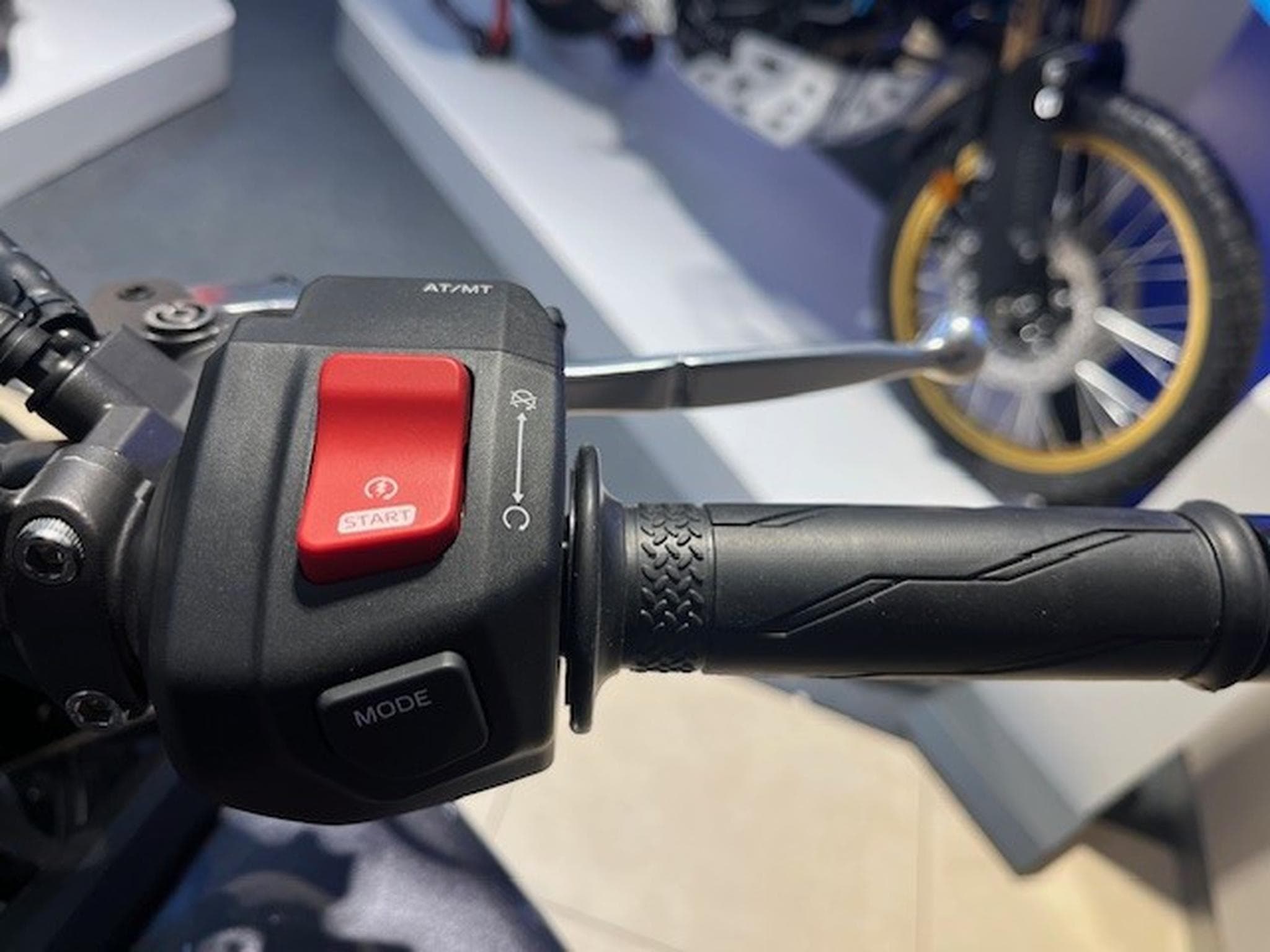 Yamaha MT09 Y-AMT (2026) - Photo 12