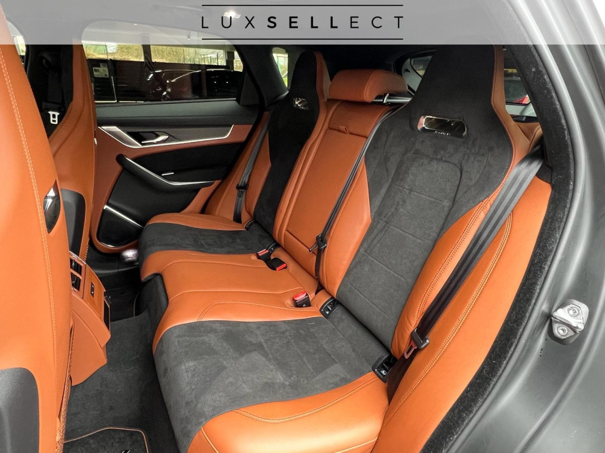 Jaguar F-Pace SVR 5.0L V8 FULL OPTIONS (2021) - Photo 8