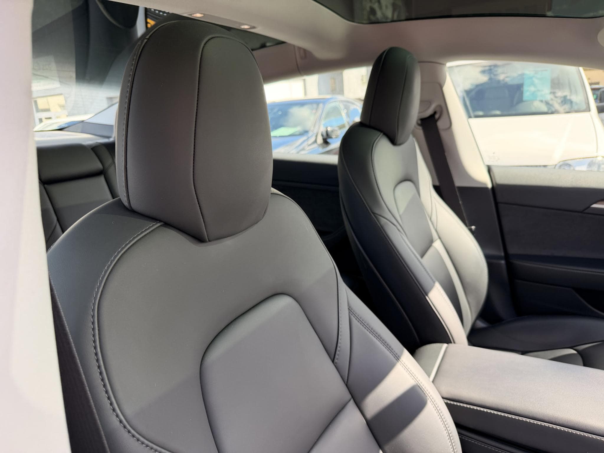 Tesla Model 3 Dual Motor Long Range (2022) - Photo 14