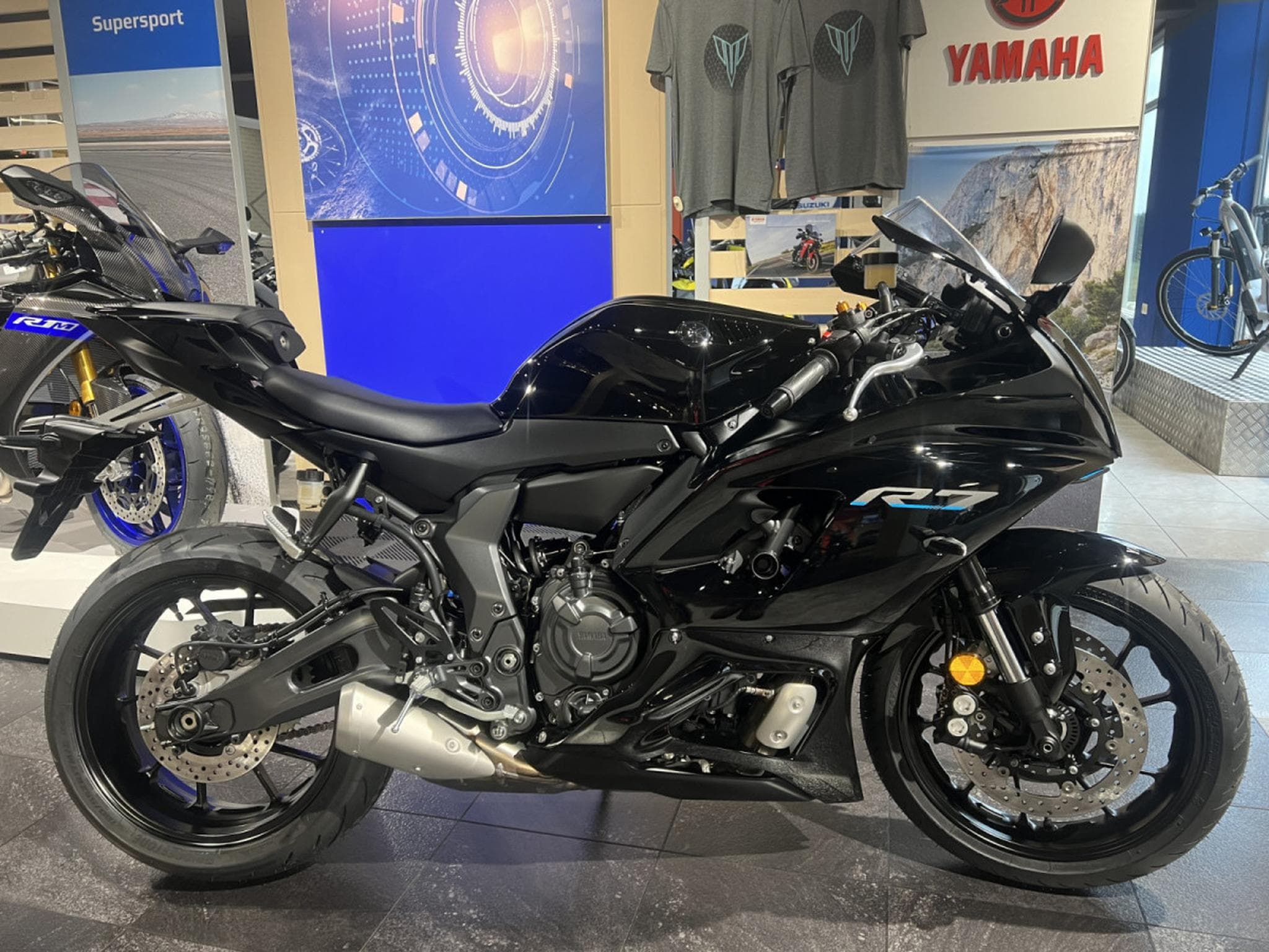 Yamaha R7 (2026) - Foto 1