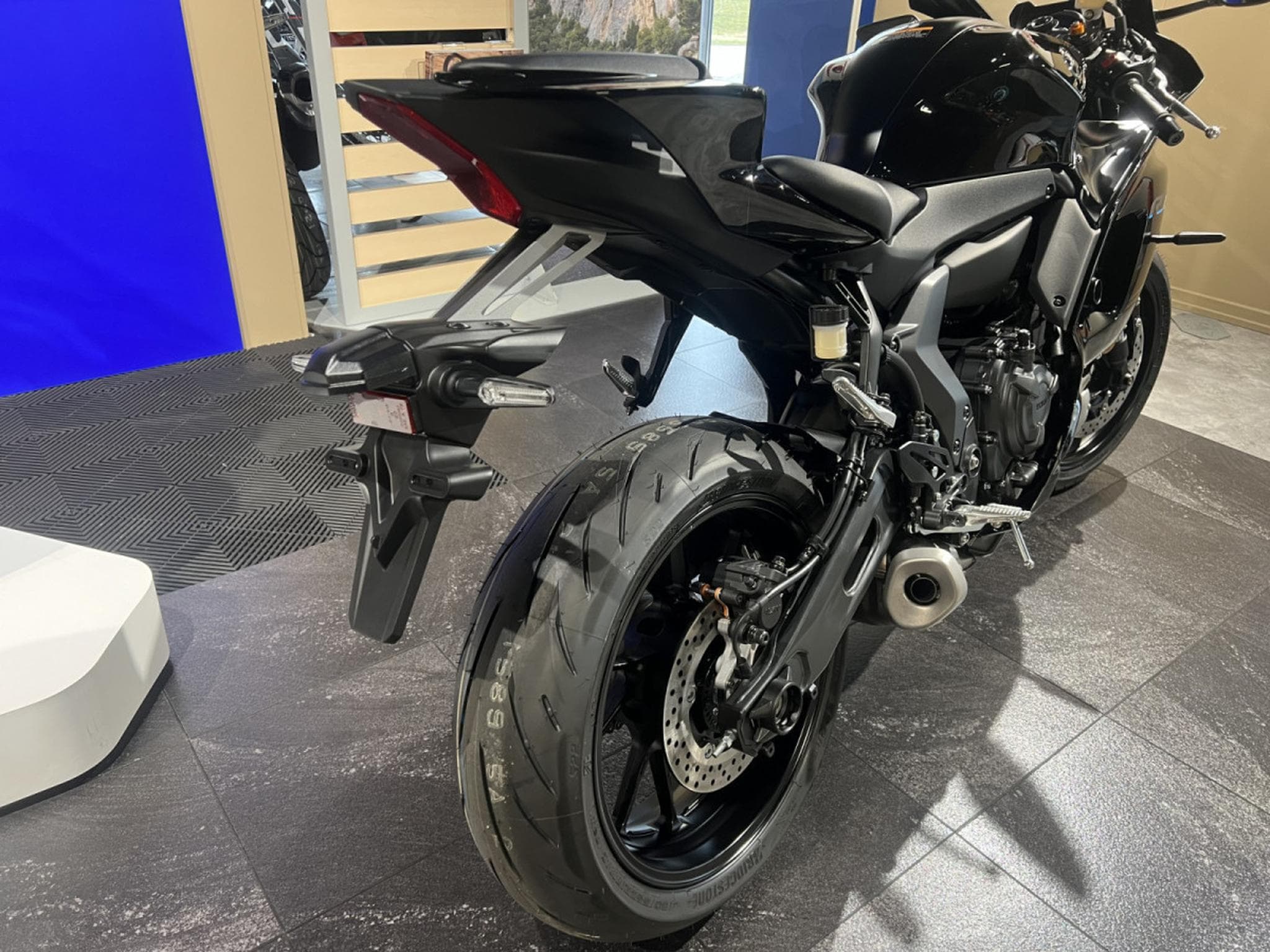 Yamaha R7 (2026) - Foto 3
