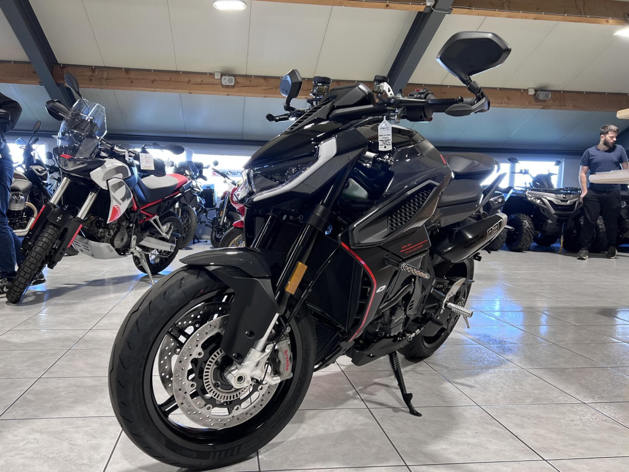 QJmotor SRK 921 (2026) - Foto 2