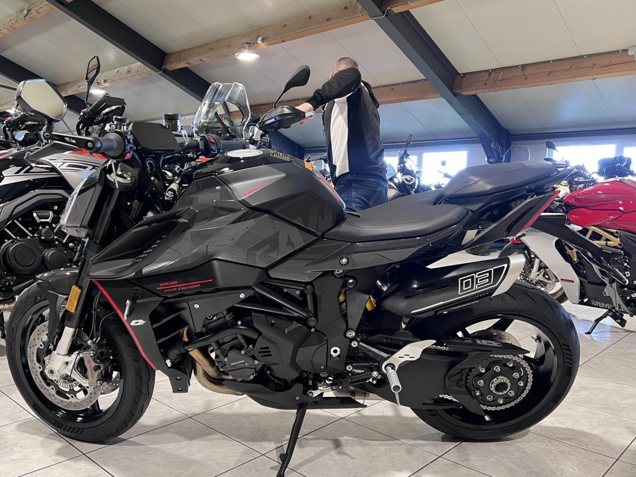 QJmotor SRK 921 (2026) - Foto 4