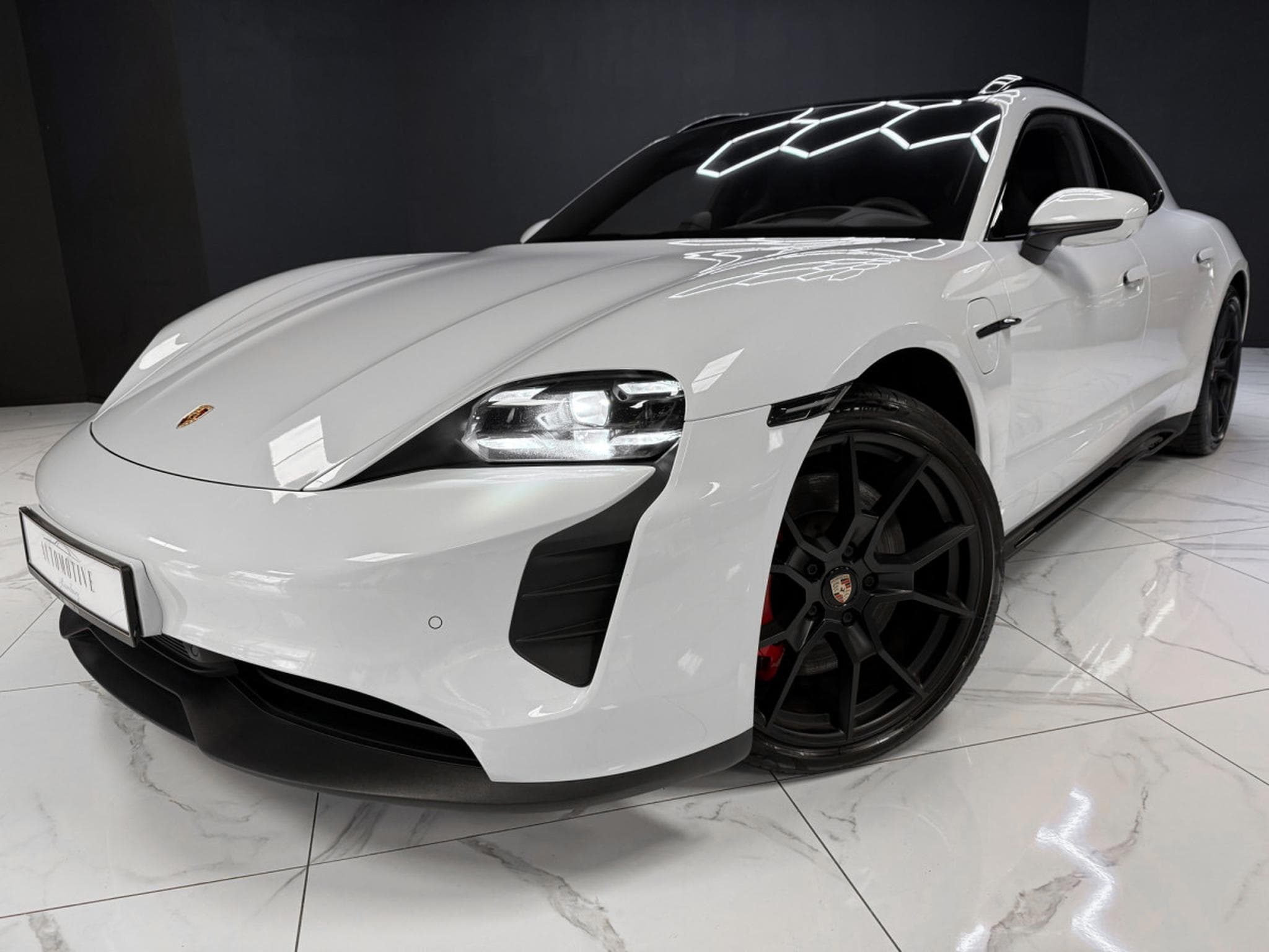 Porsche Taycan GTS Sport Turismo / PANO / PDLS + / LIFT / 360° (2022) - Photo 15