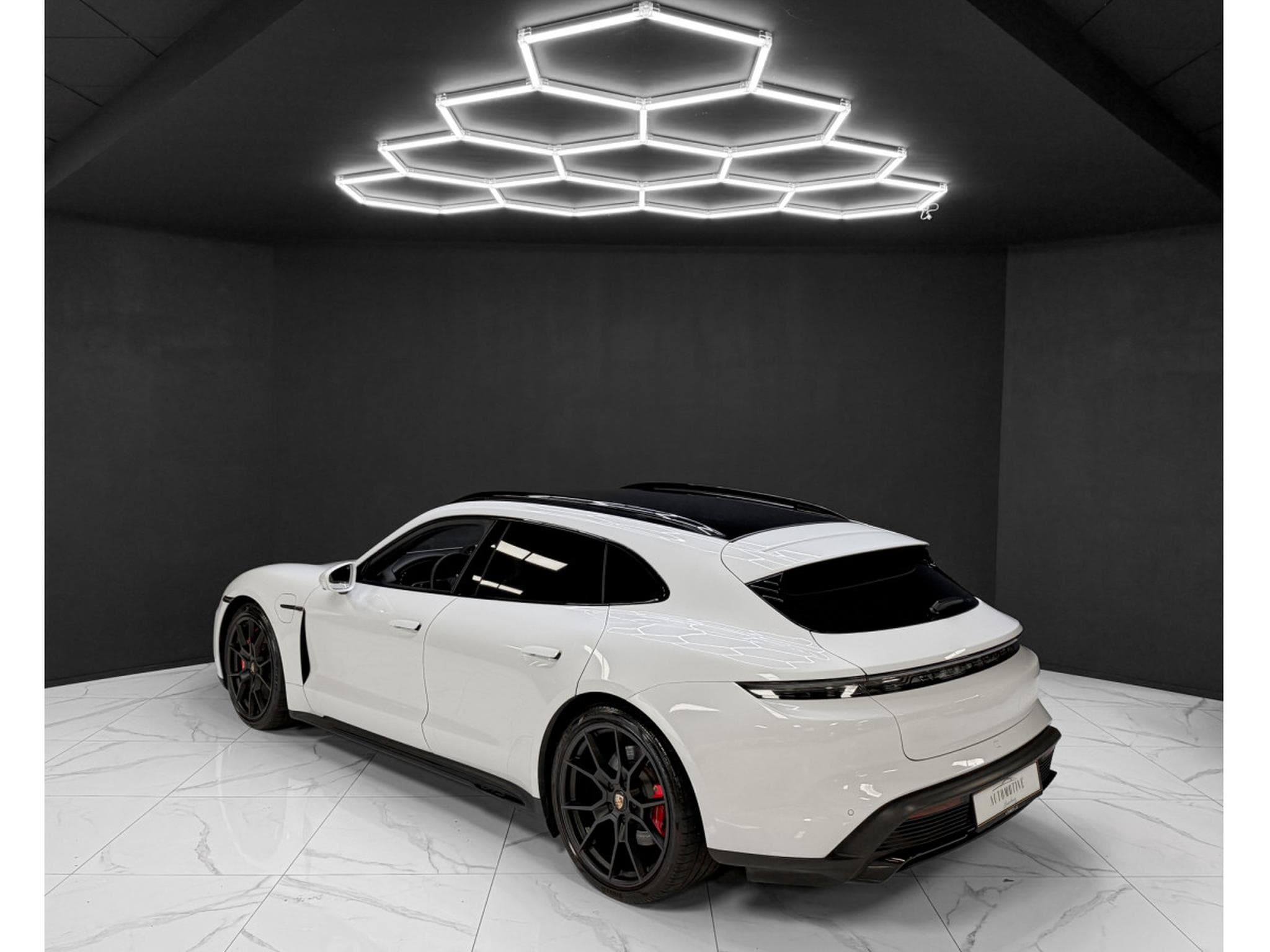 Porsche Taycan GTS Sport Turismo / PANO / PDLS + / LIFT / 360° (2022) - Photo 3