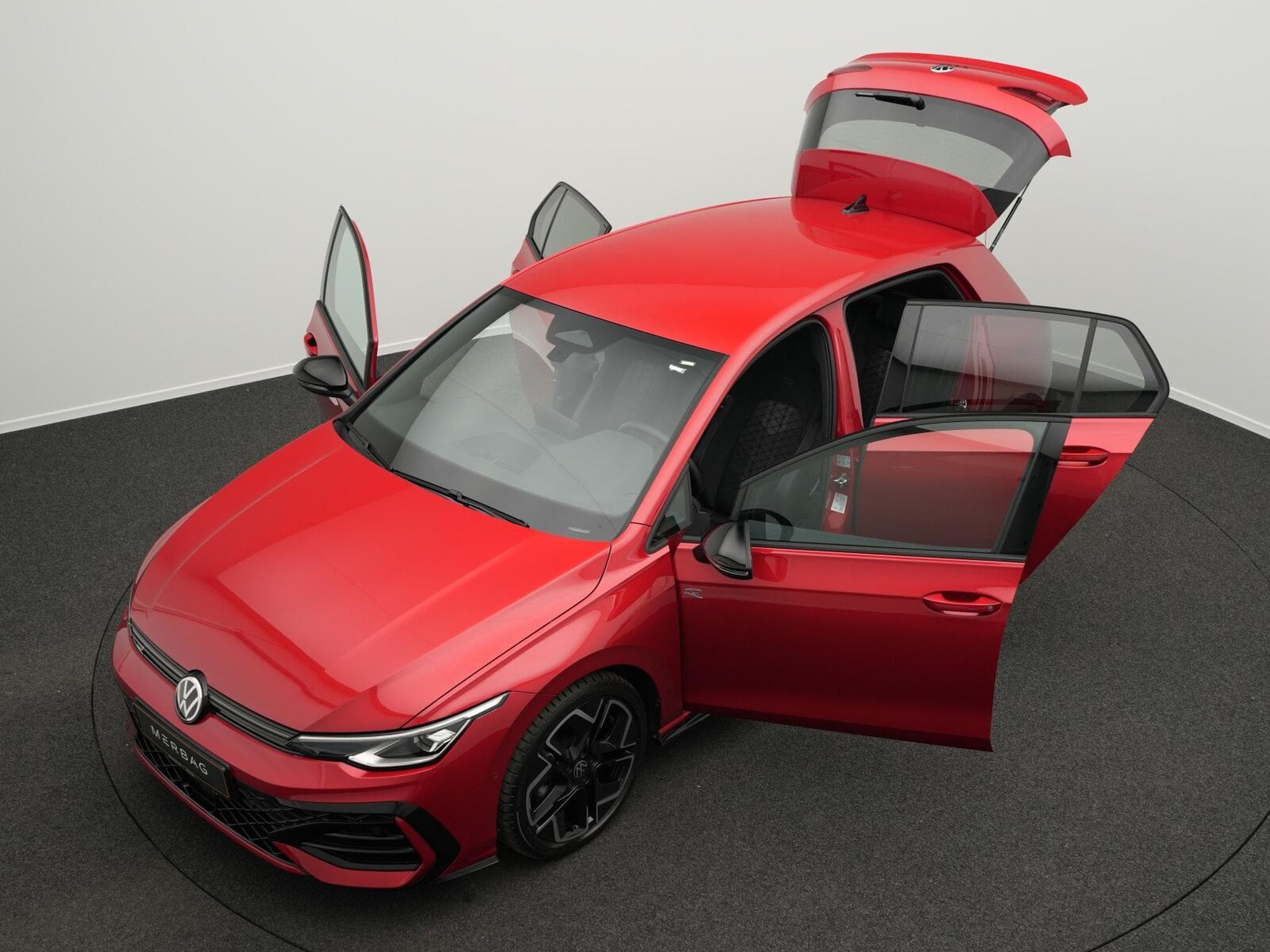 VW Golf VIII 1.5 eTSI R-Line (2025) - Photo 12