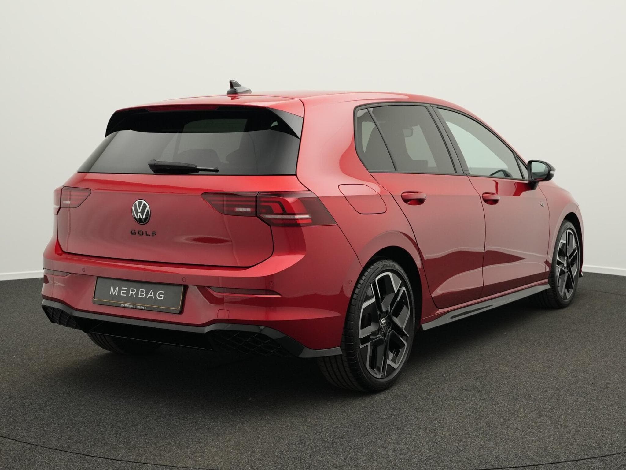 VW Golf VIII 1.5 eTSI R-Line (2025) - Photo 3