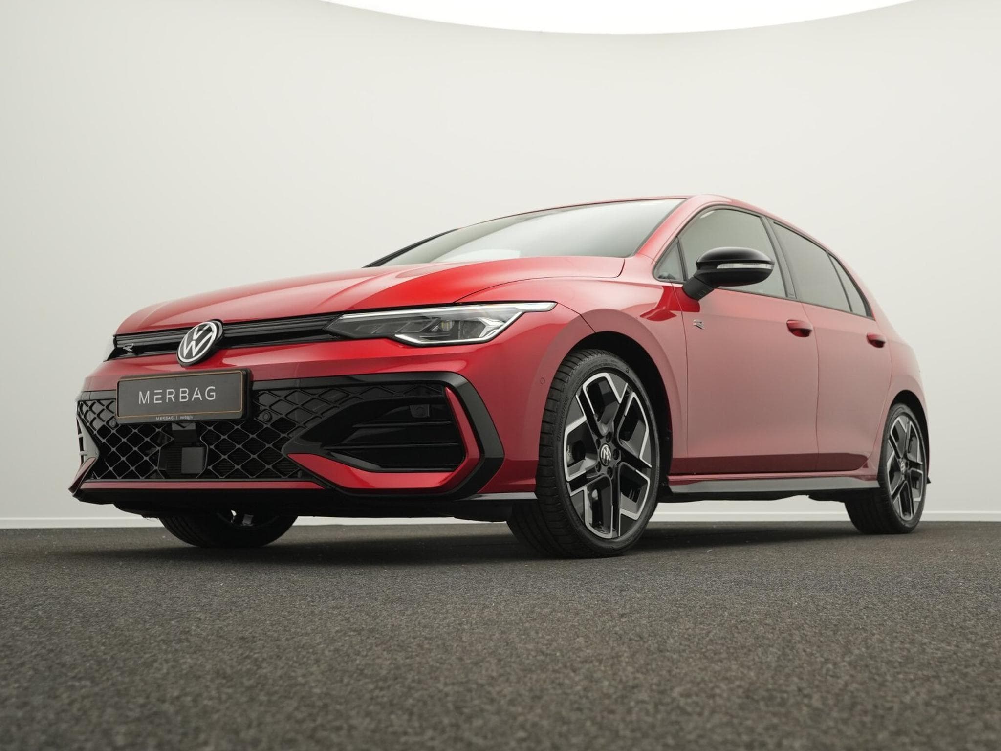 VW Golf VIII 1.5 eTSI R-Line (2025) - Photo 8