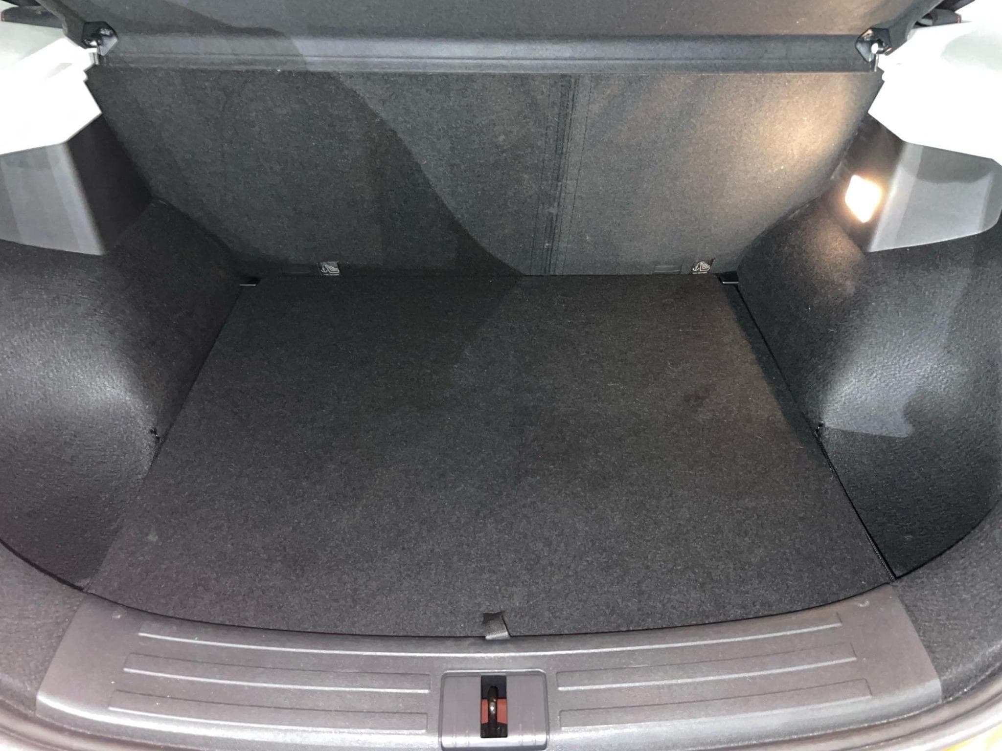 MG ZS 1.0 LUXURY (2024) - Photo 12