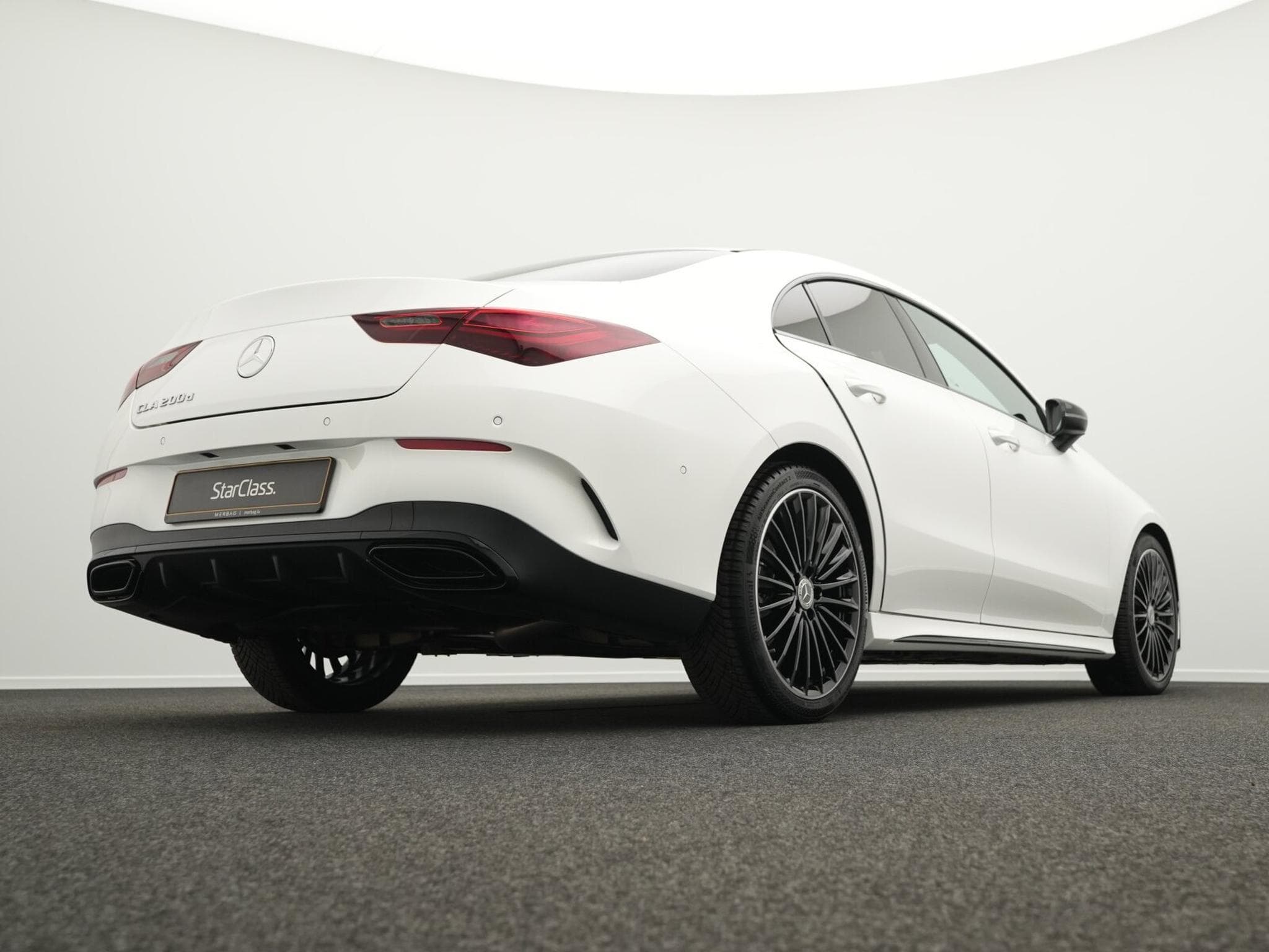 Mercedes CLA 200 d AMG-Line Cpe Multi+Kamera+19"+Ambi (2025) - Foto 11