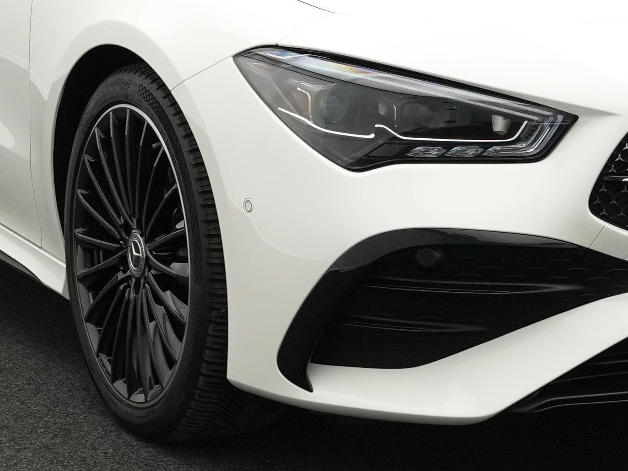 Mercedes CLA 200 d AMG-Line Cpe Multi+Kamera+19"+Ambi (2025) - Foto 9