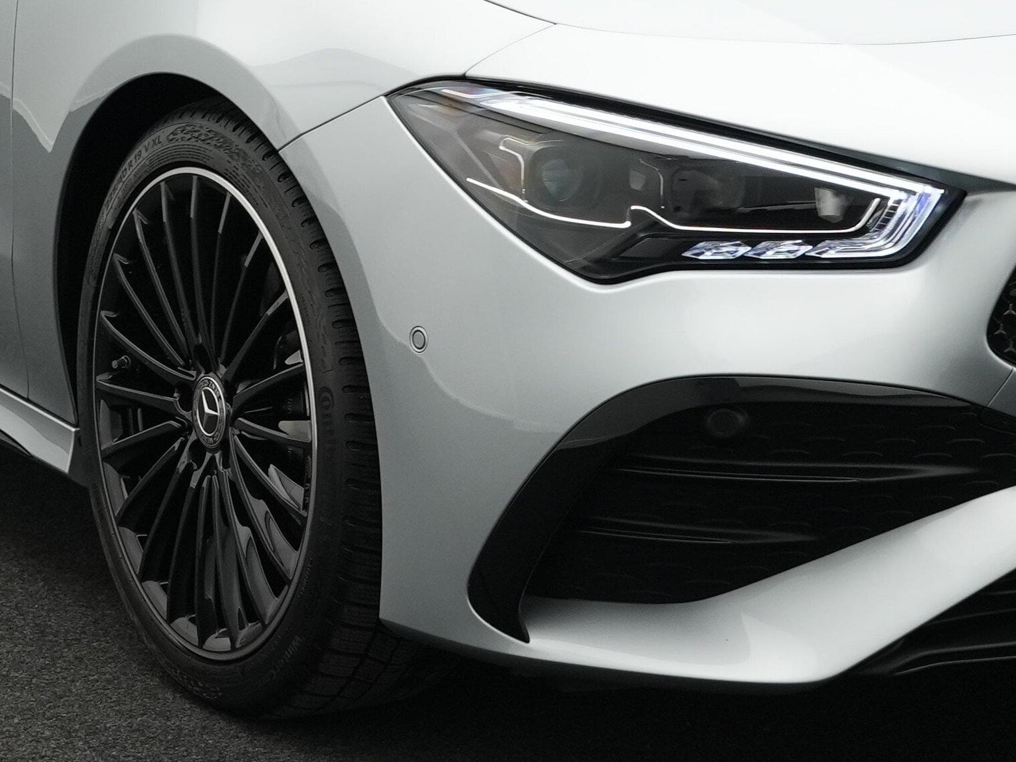 Mercedes CLA 200 AMg-Line Cpe Multi+Night+19"+Ambi+MBUX (2025) - Foto 9