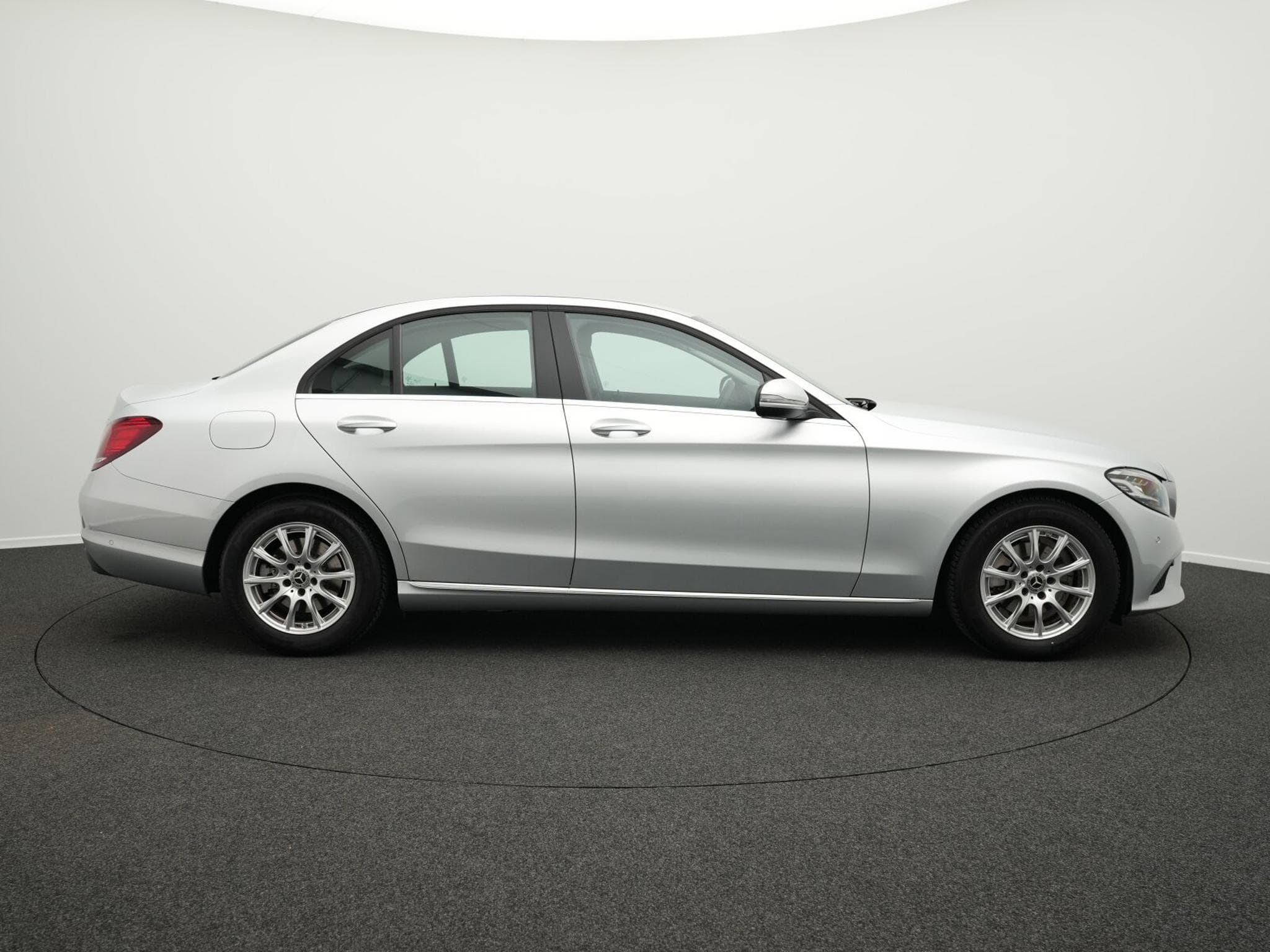 Mercedes C 180 d LED+Kamera+PTS (2019) - Photo 5