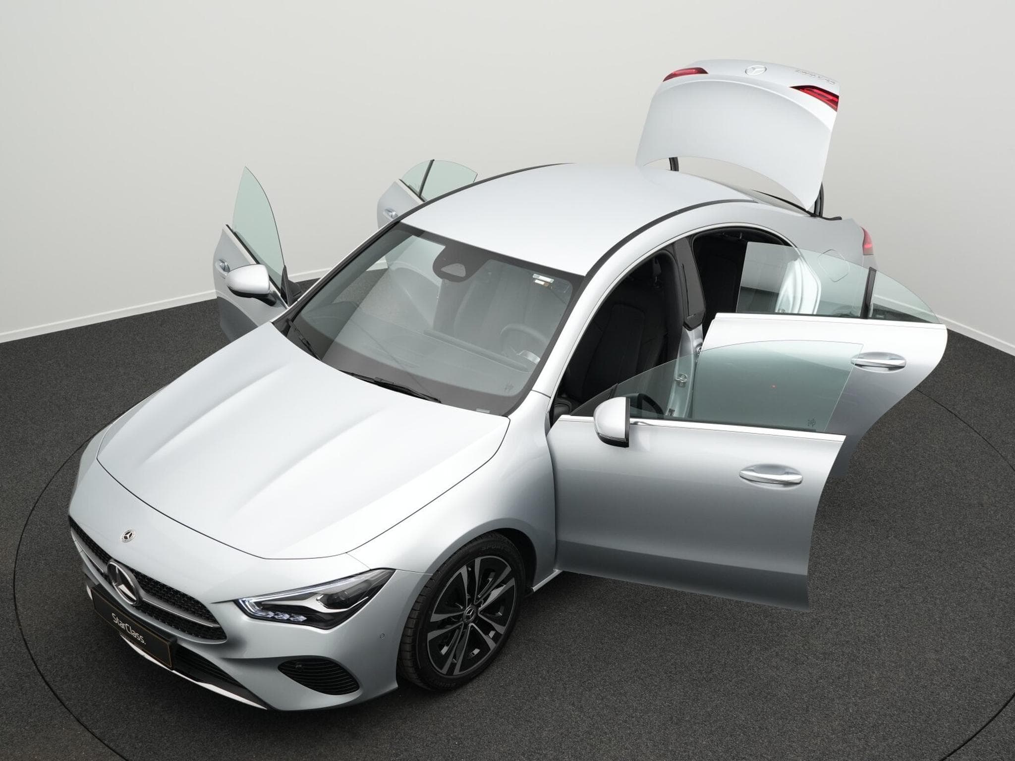 Mercedes CLA 180 d Cpe Progressive LED+Kamera+Apple+MBUX (2025) - Photo 12