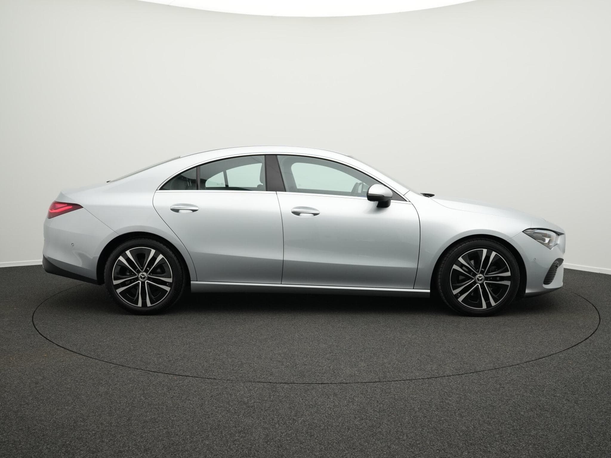 Mercedes CLA 180 d Cpe Progressive LED+Kamera+Apple+MBUX (2025) - Photo 5