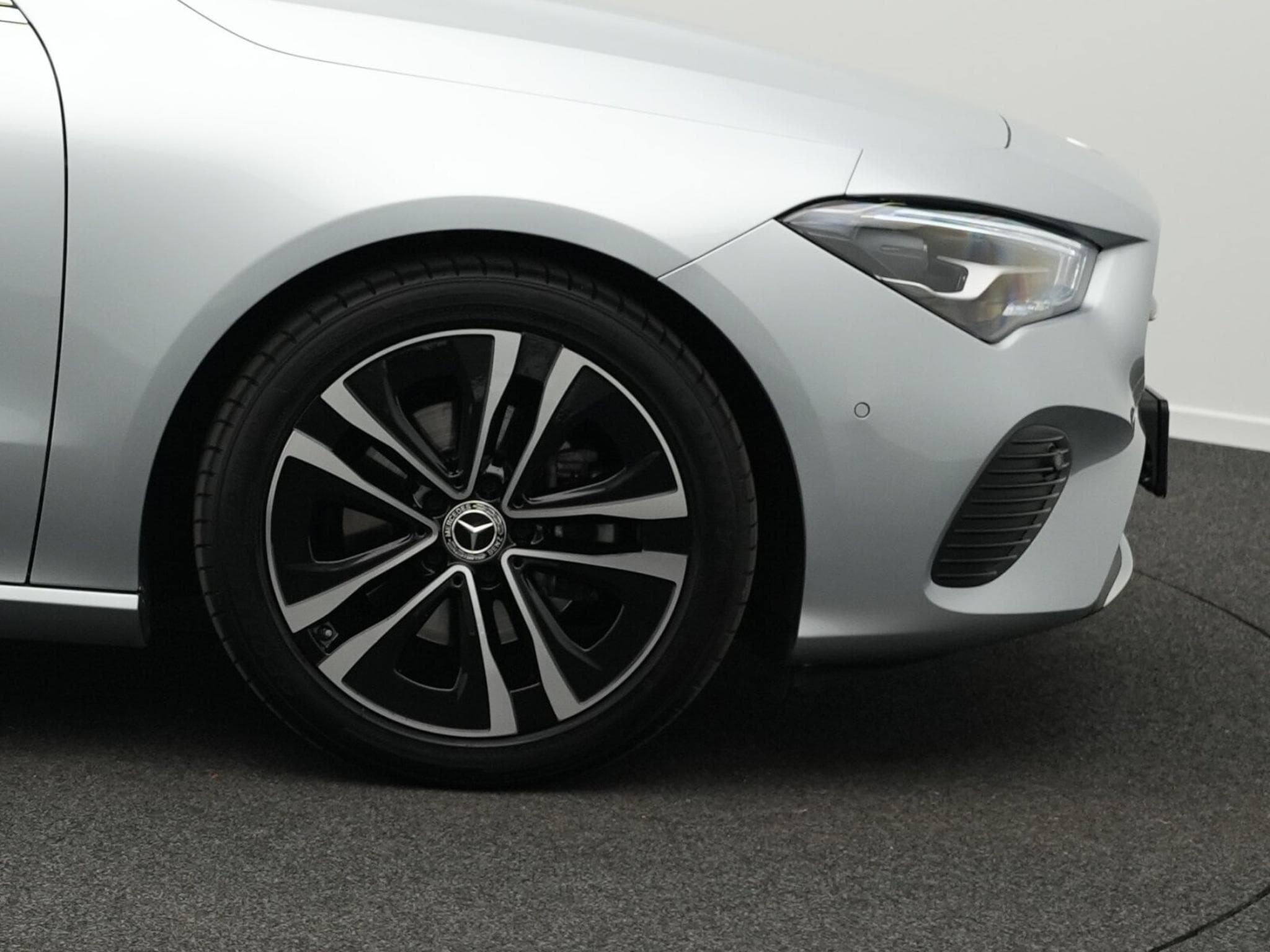 Mercedes CLA 180 d Cpe Progressive LED+Kamera+Apple+MBUX (2025) - Photo 6