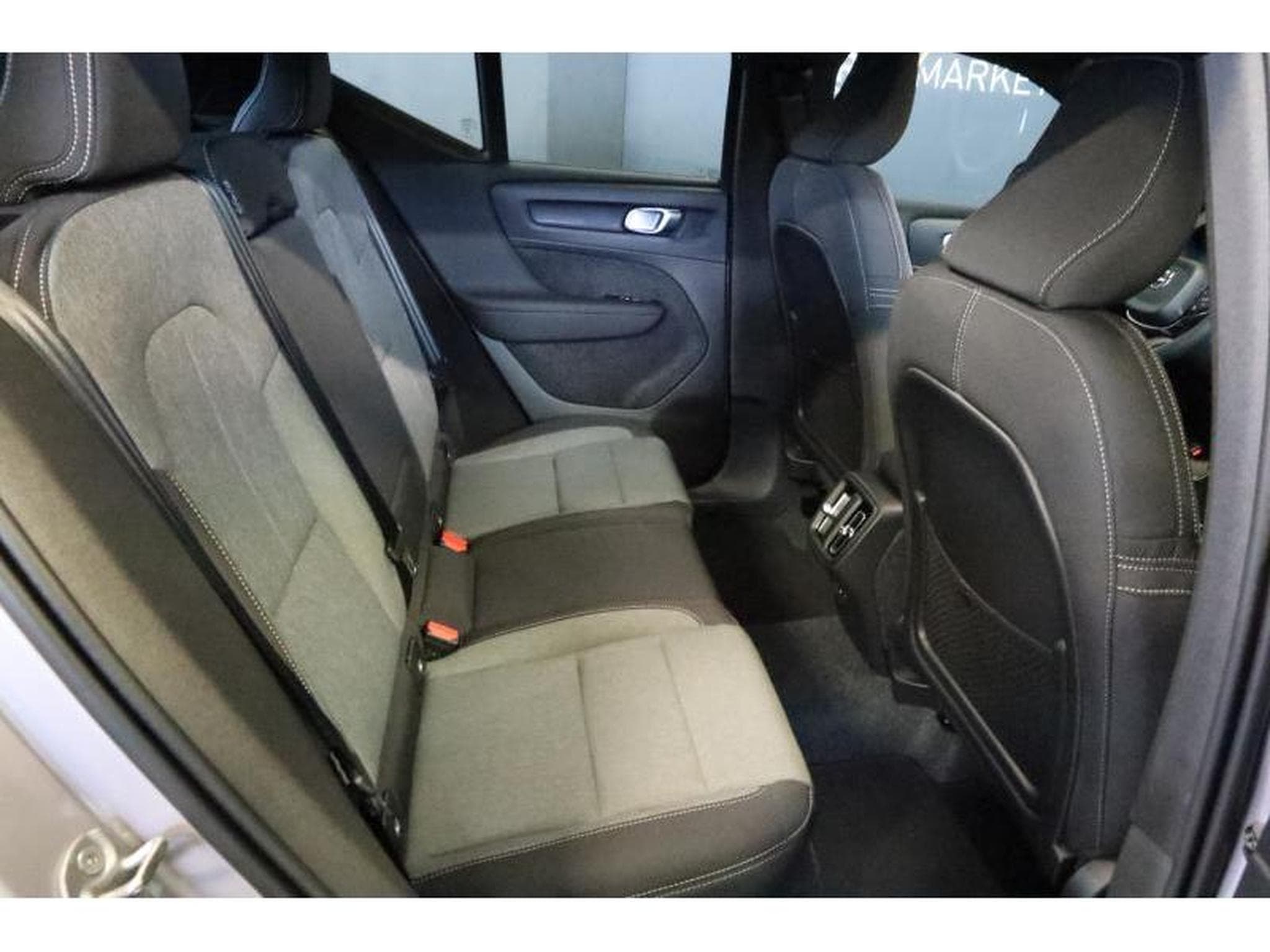 Volvo XC40 Dark (2025) - Photo 10