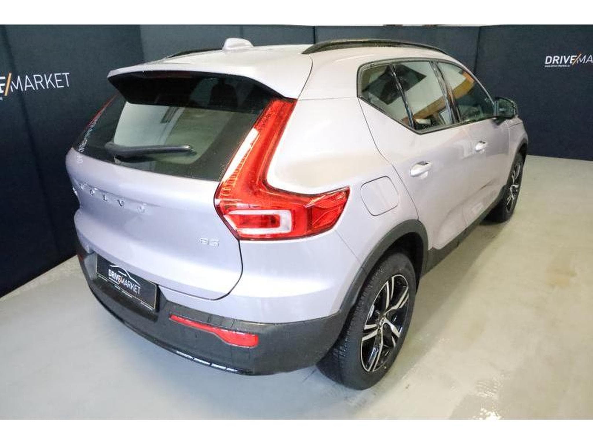Volvo XC40 Dark (2025) - Photo 14