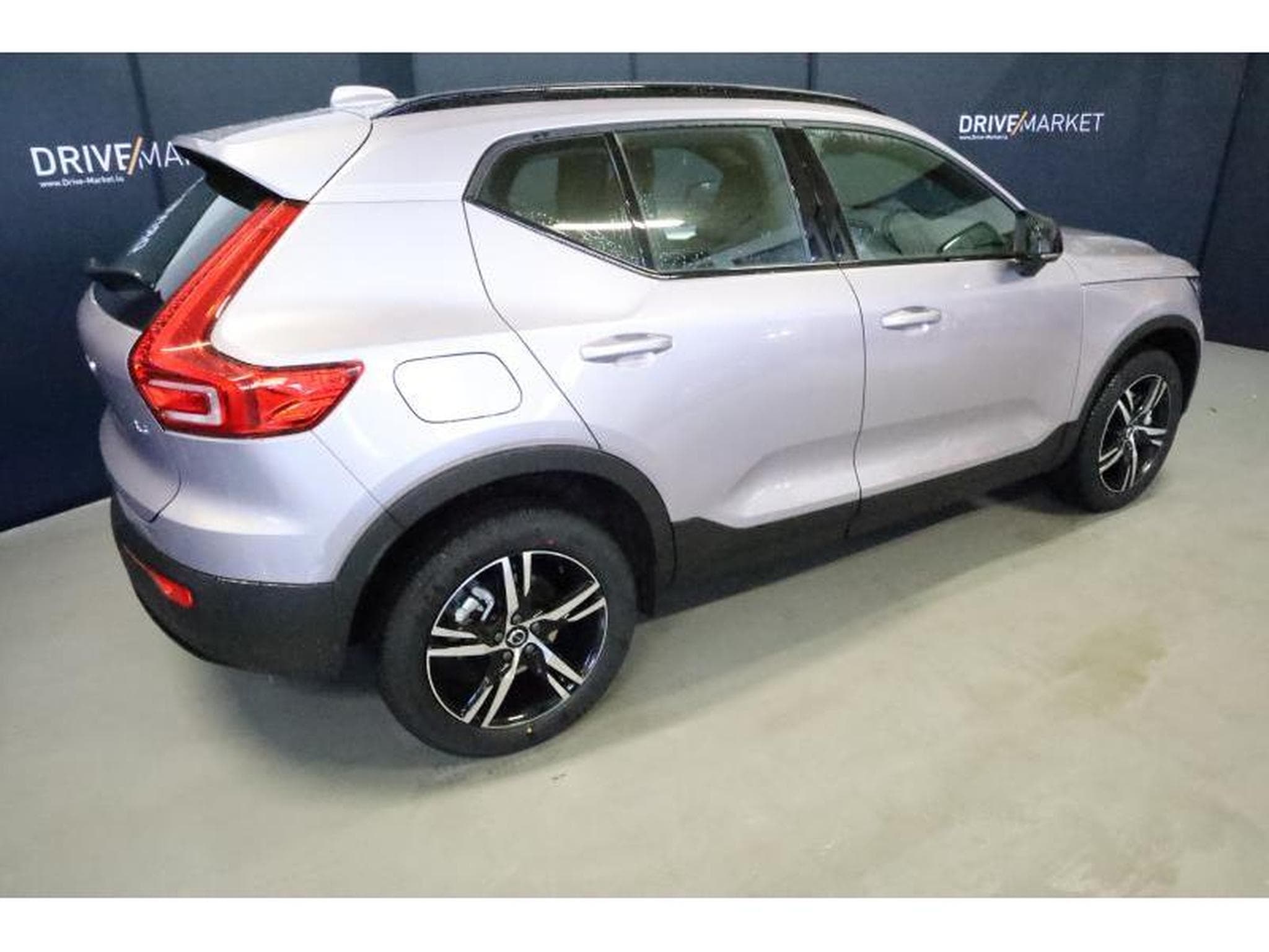 Volvo XC40 Dark (2025) - Photo 15