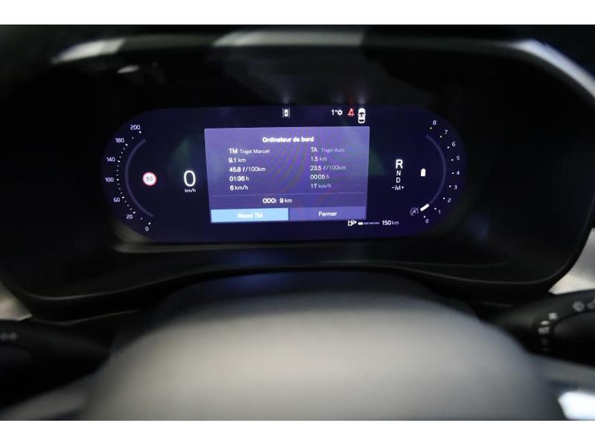 Volvo XC40 Dark (2025) - Photo 5