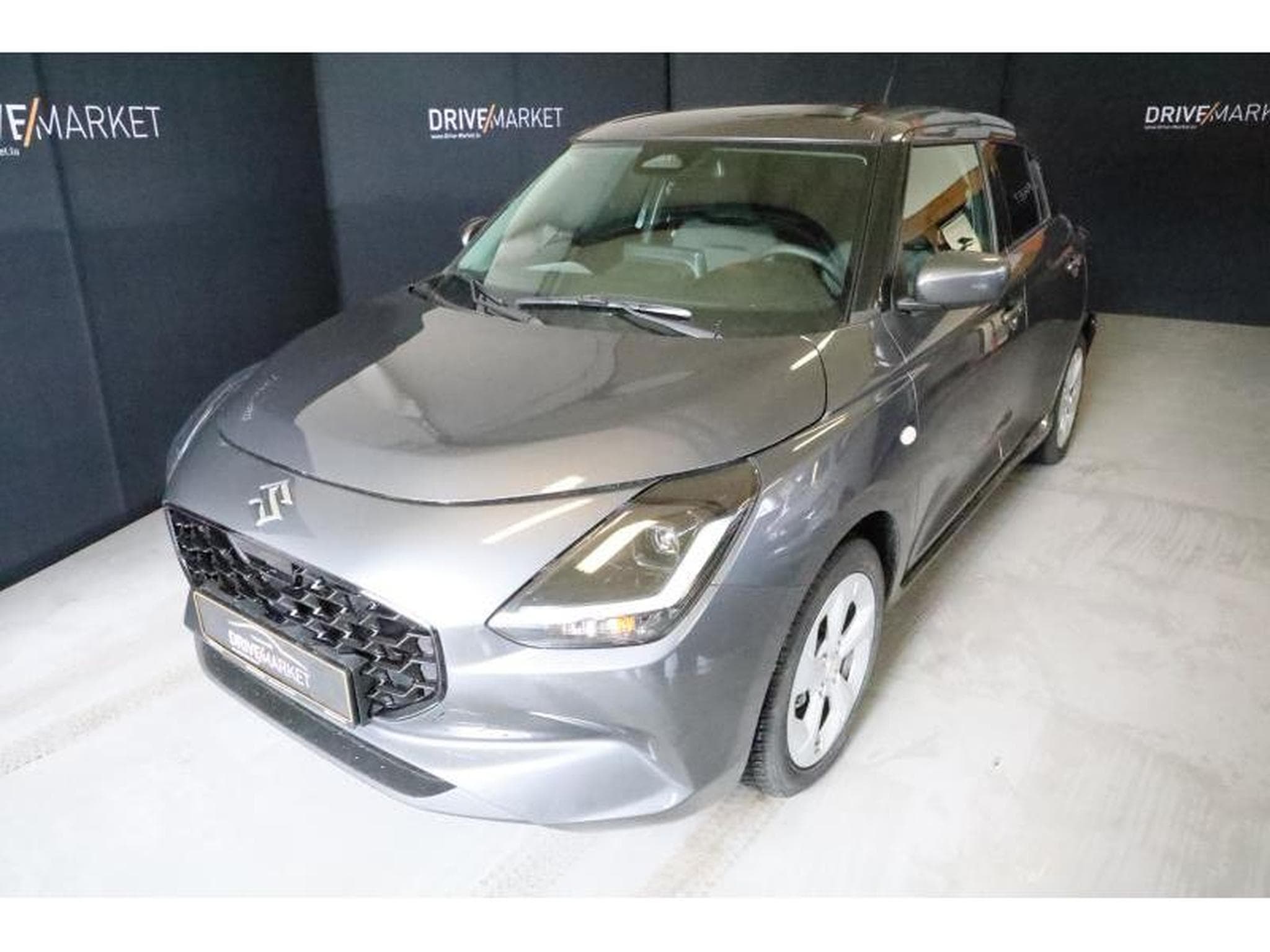 Suzuki Swift GL+ (2025) - Foto 1