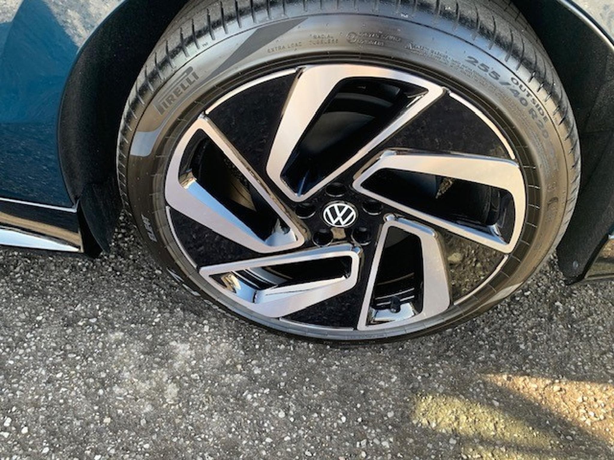 VW ID.7 TOURER PRO S BLACK-STYLE 210 kW / 86 kWh (2026) - Photo 4