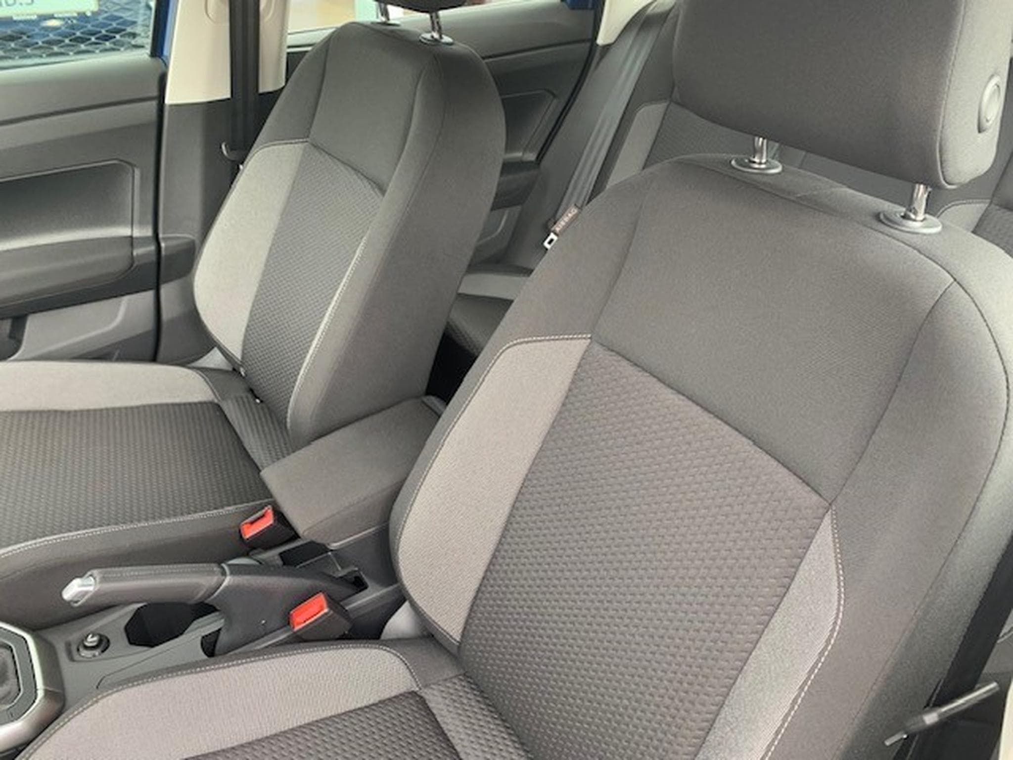 VW Polo LIFE 1.0TSI 95CV 5VIT. (2026) - Photo 2