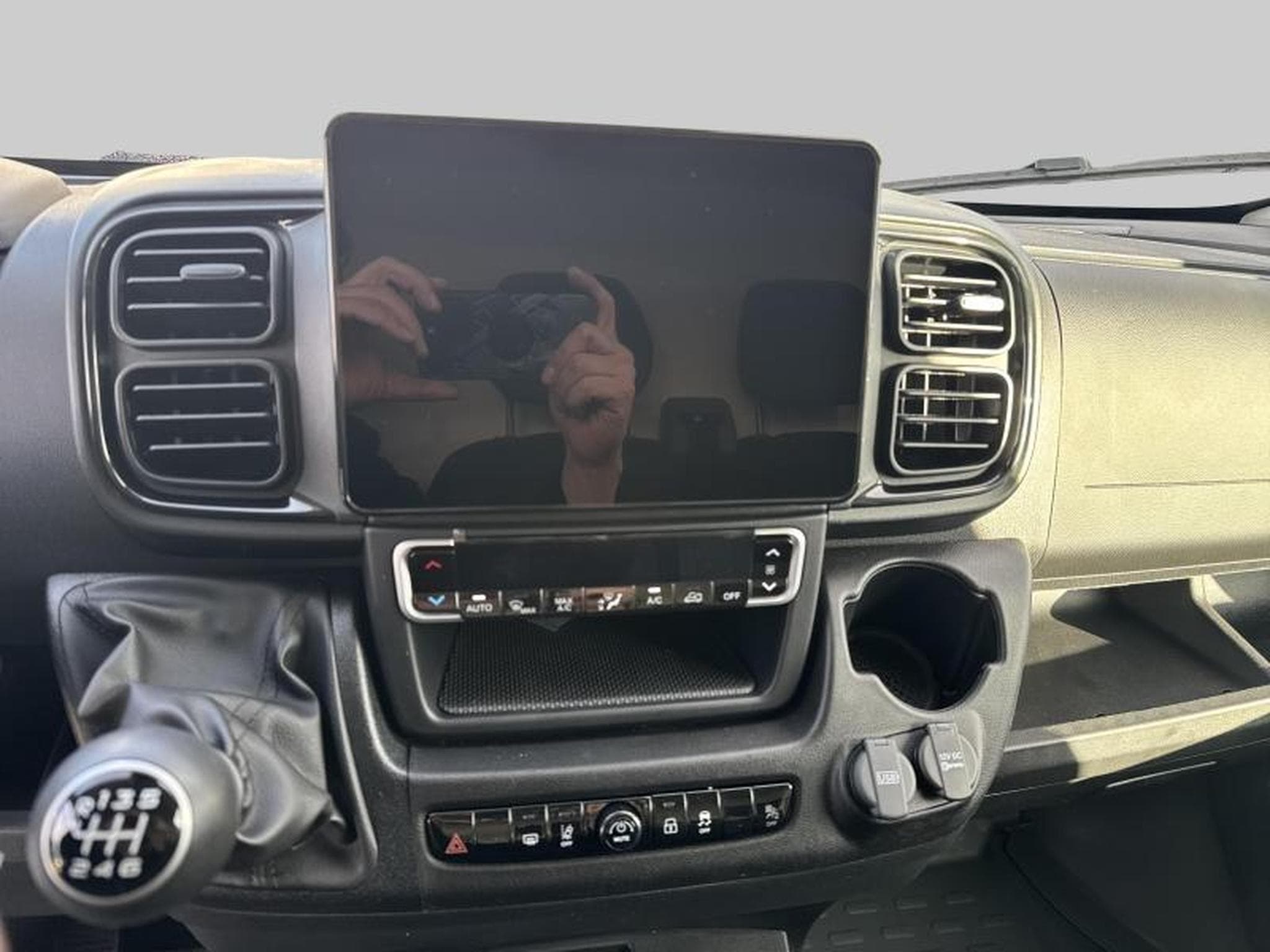 Peugeot Boxer tôlé 335 L2H2 (2025) - Photo 17