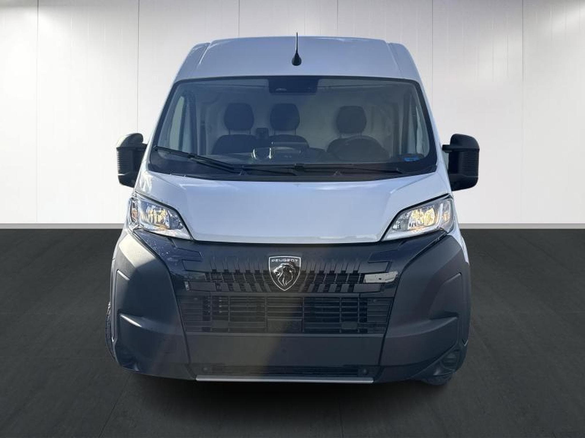 Peugeot Boxer tôlé 335 L2H2 (2025) - Photo 2