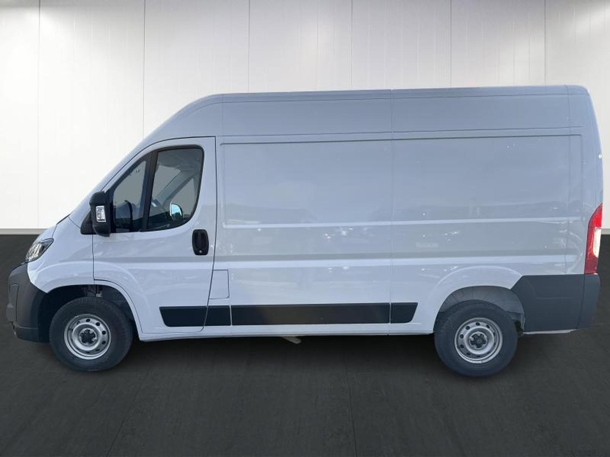 Peugeot Boxer tôlé 335 L2H2 (2025) - Photo 7