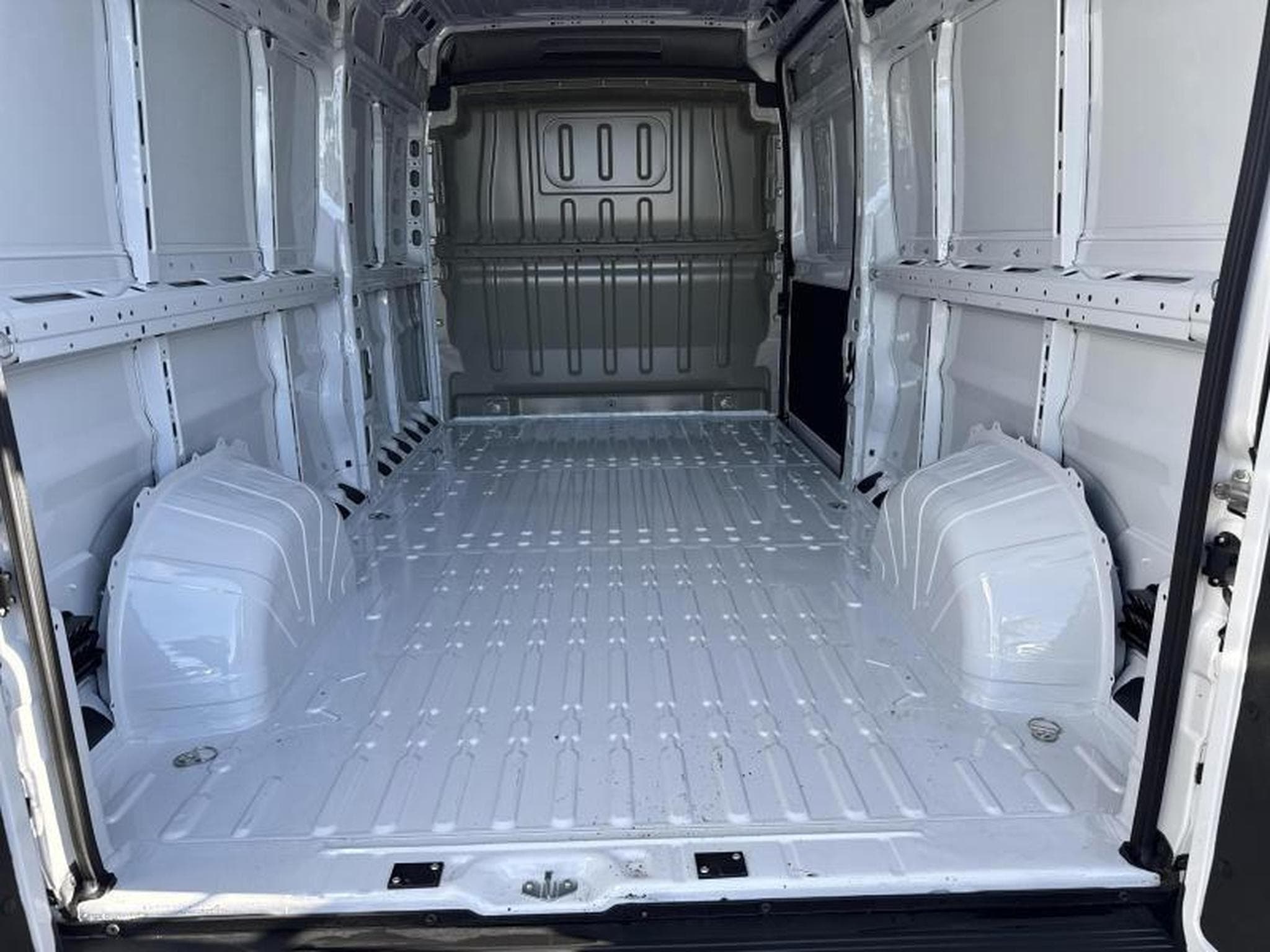 Peugeot Boxer Fourgon 335 L3H2 (2025) - Photo 9