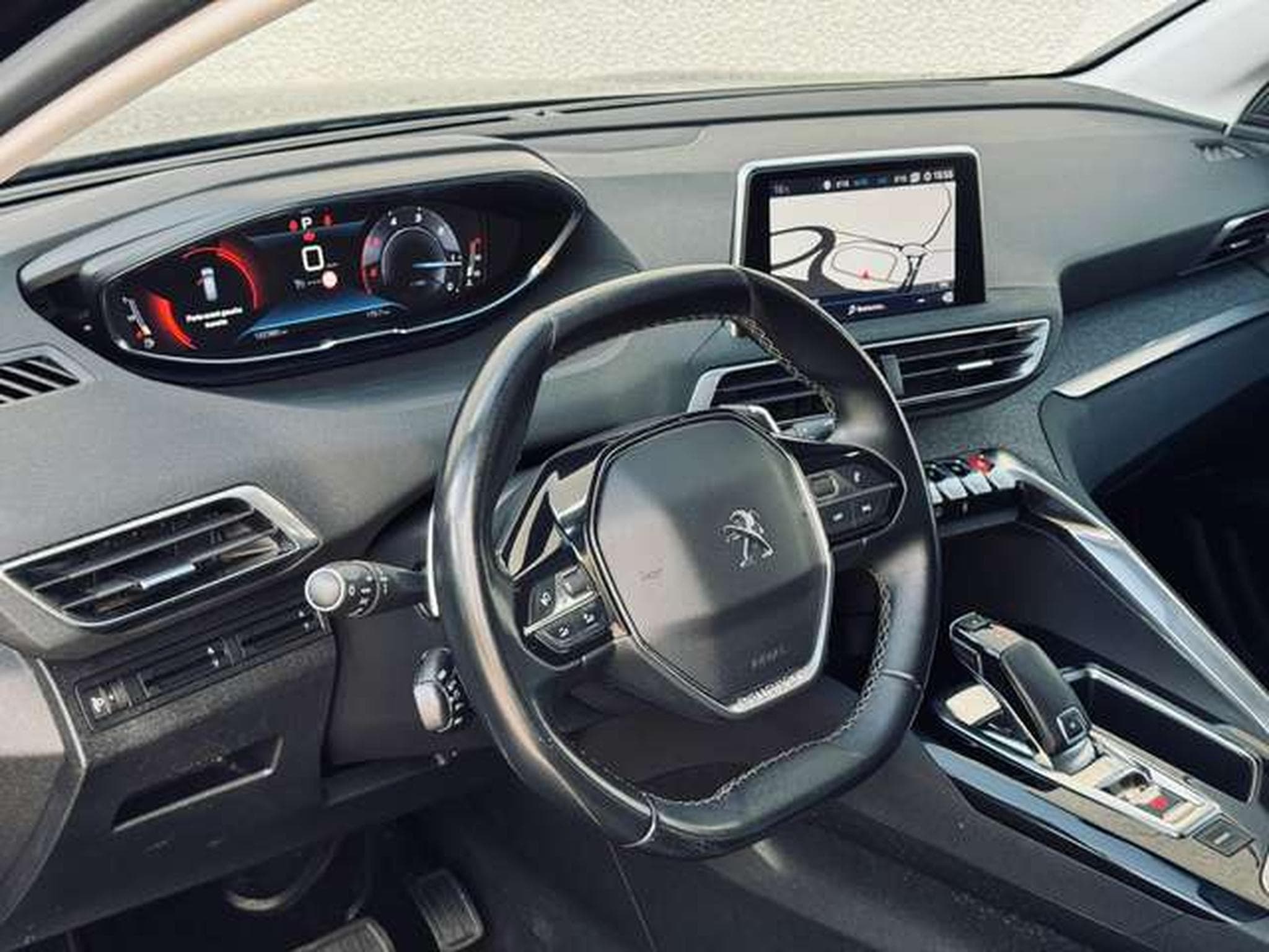 Peugeot 5008 5008 1.5 BlueHDi Allure (2020) - Foto 11