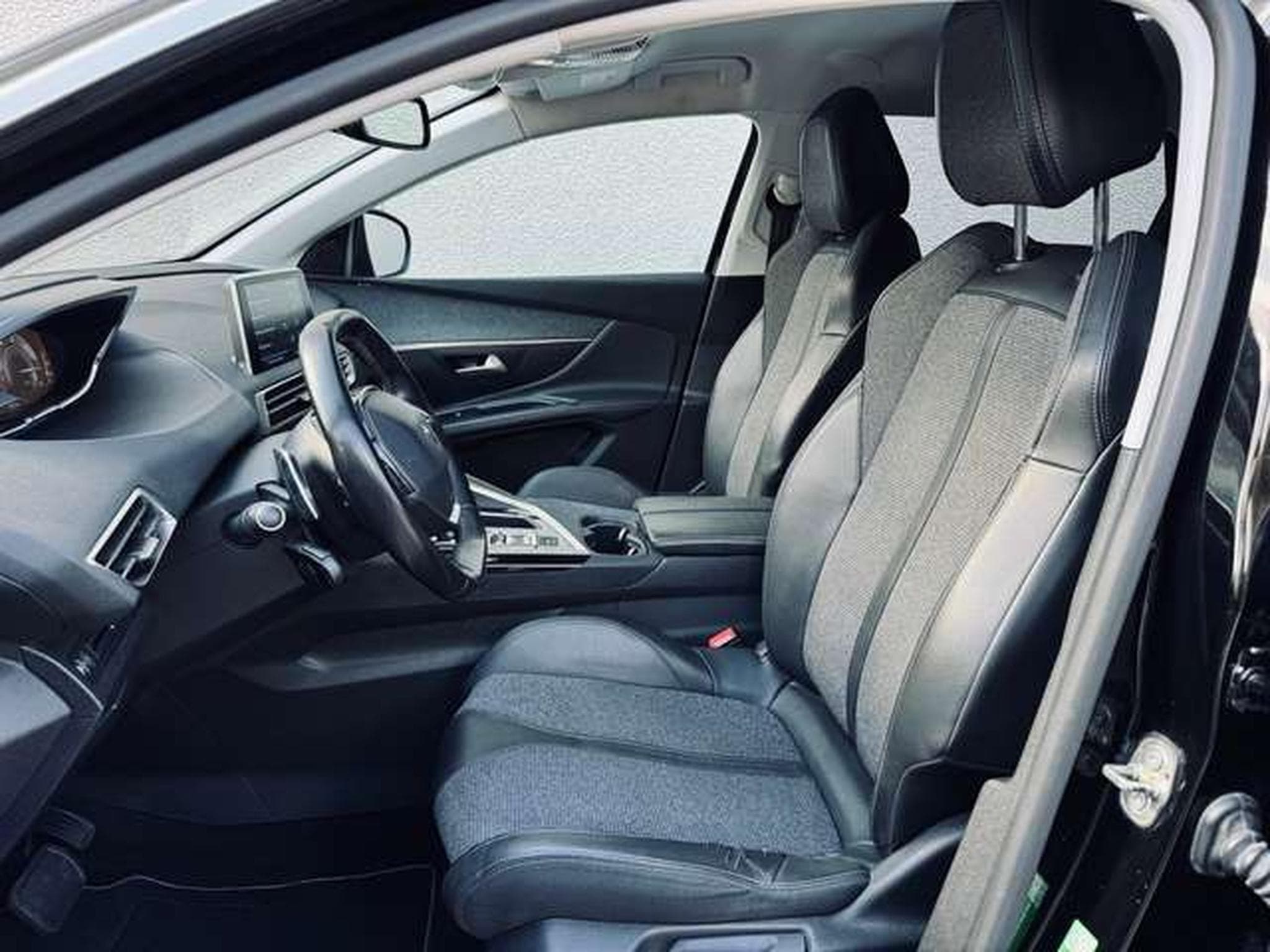 Peugeot 5008 5008 1.5 BlueHDi Allure (2020) - Foto 13