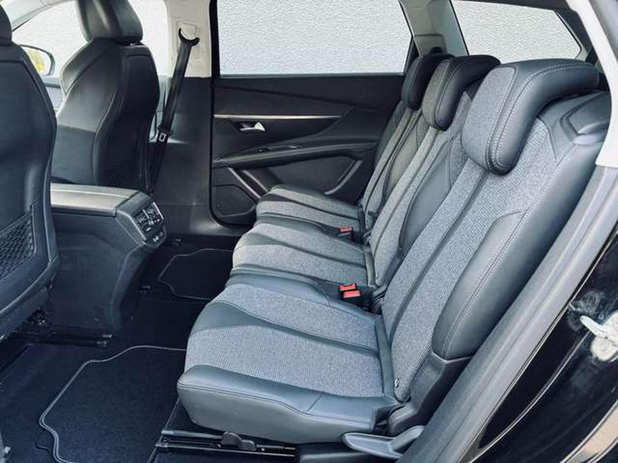 Peugeot 5008 5008 1.5 BlueHDi Allure (2020) - Foto 14