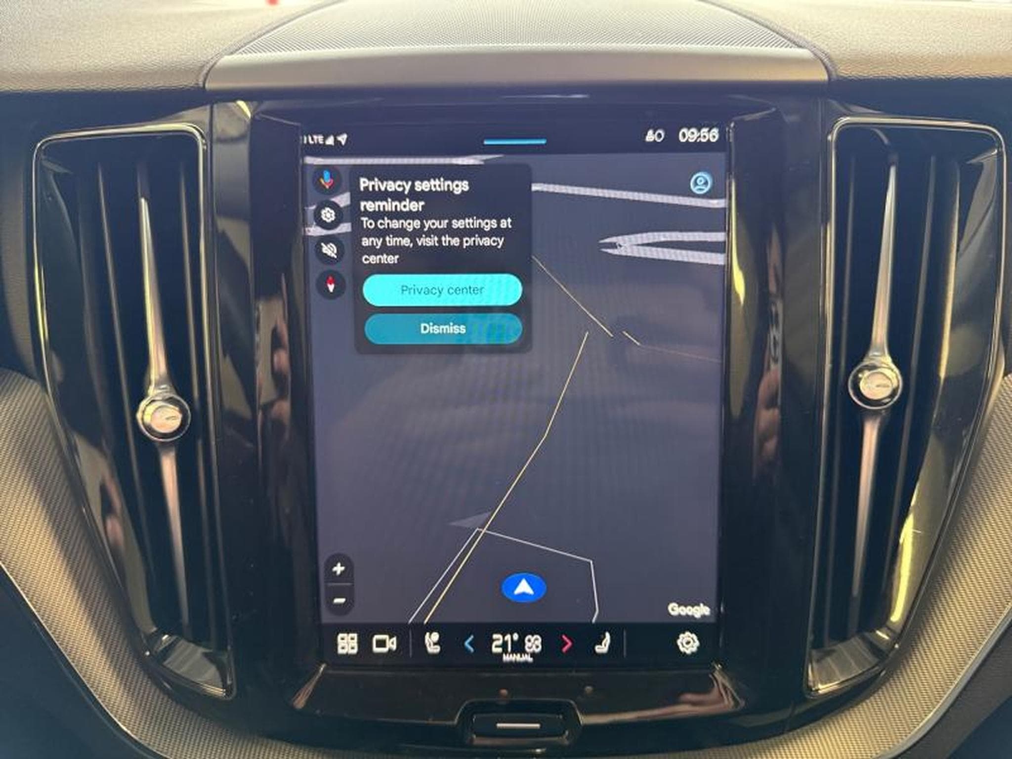 Volvo XC60 B5 Core / Essence (2025) - Foto 16