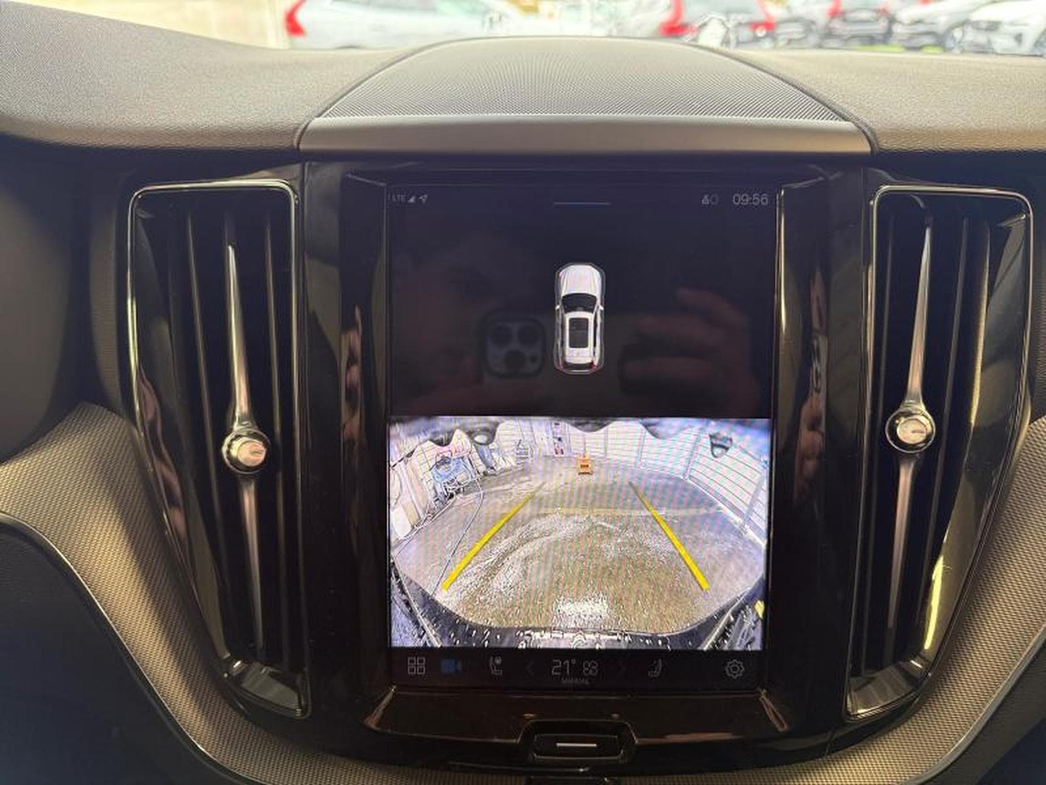 Volvo XC60 B5 Core / Essence (2025) - Foto 17