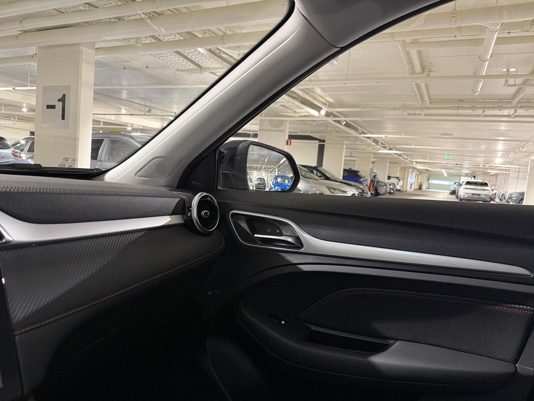 MG ZS 1.0 LUXURY (2023) - Photo 9