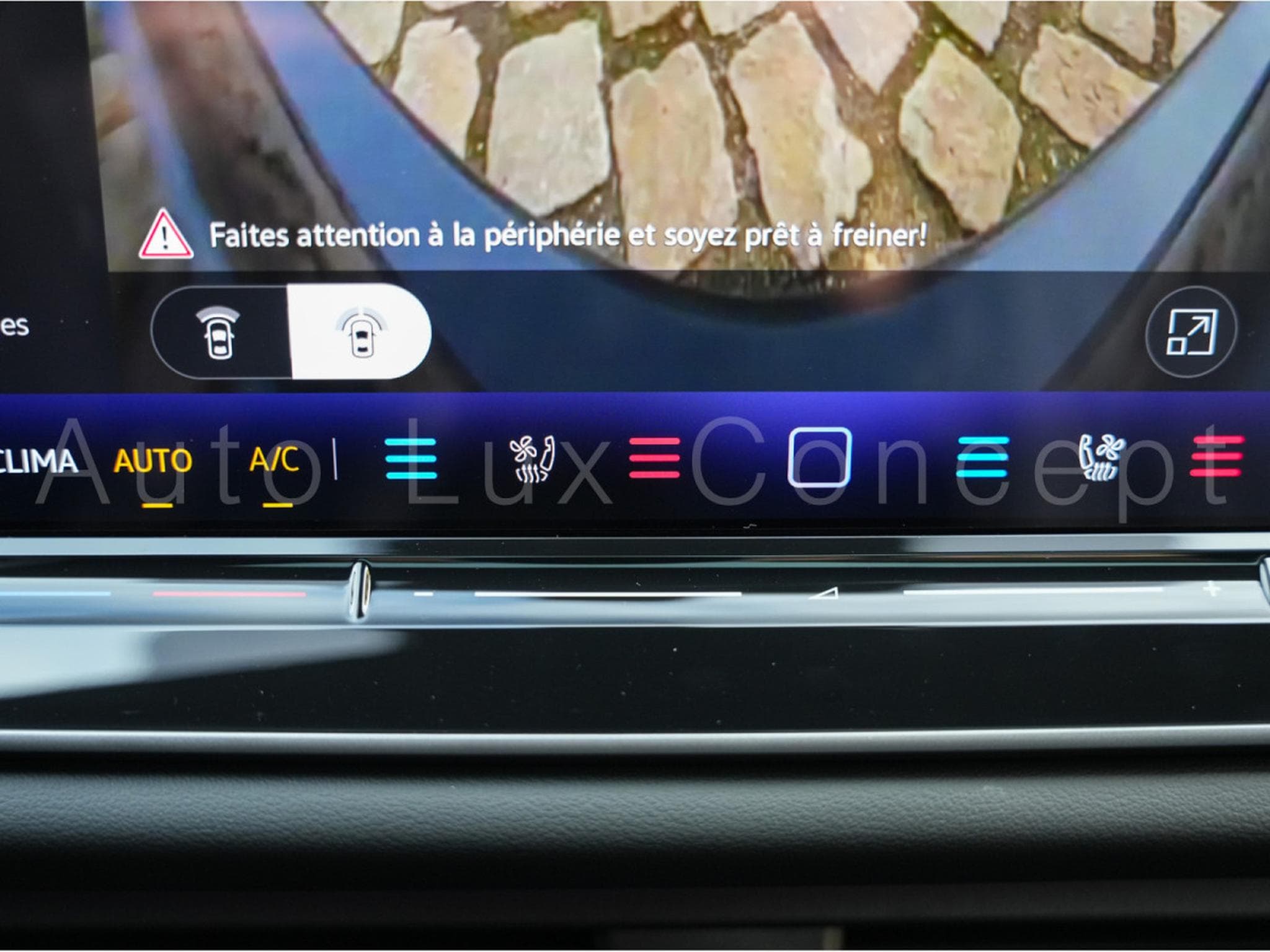 VW Tiguan R-Line 2.0 TDI 4MOTION 193 ch DSG 7 (2025) - Photo 17