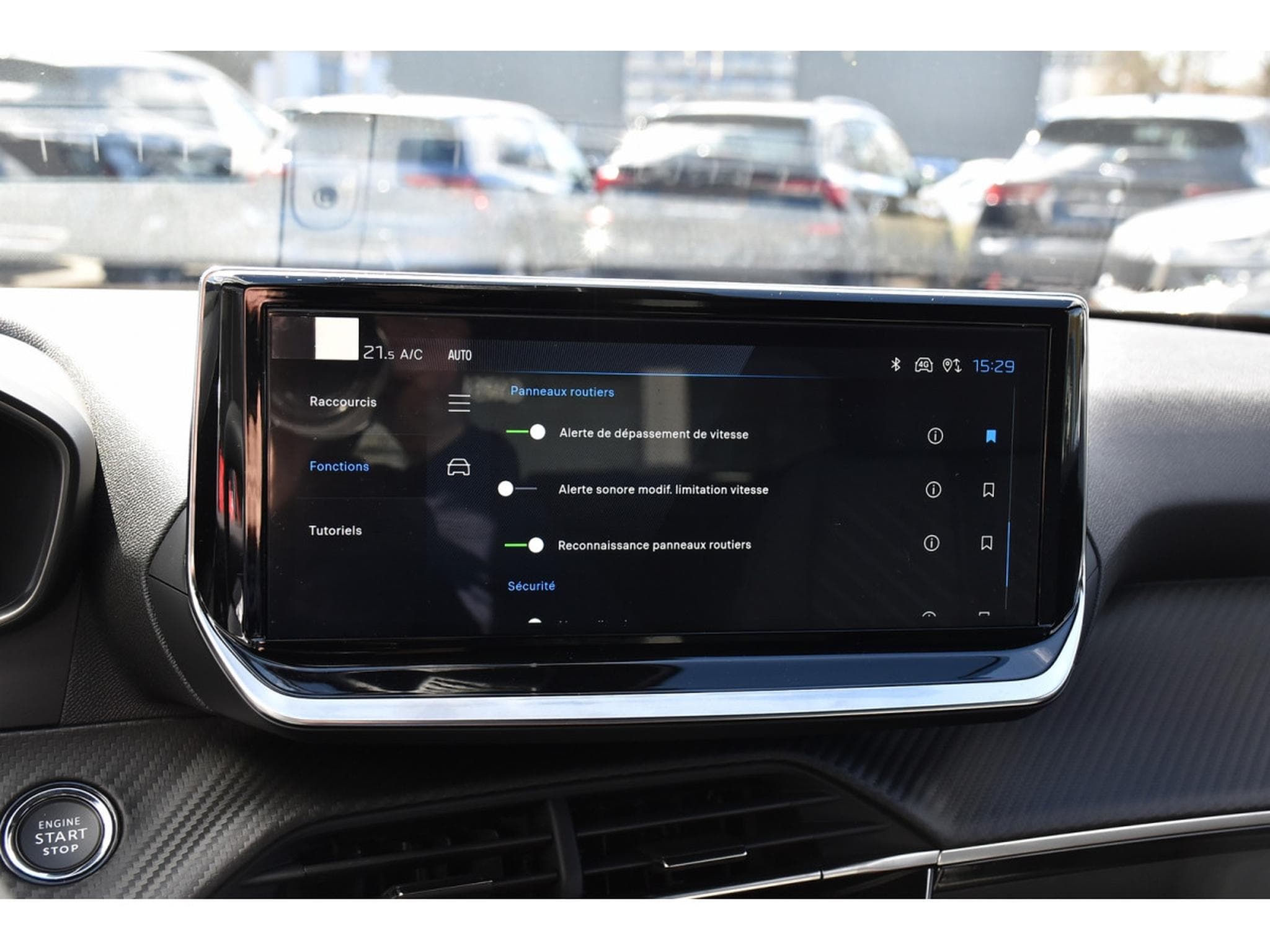 Peugeot 2008 1.2 Hybrid 145 Allure e-DCS6 ACC LANE SIDE GPS CAM360 1°MAIN (2025) - Foto 17