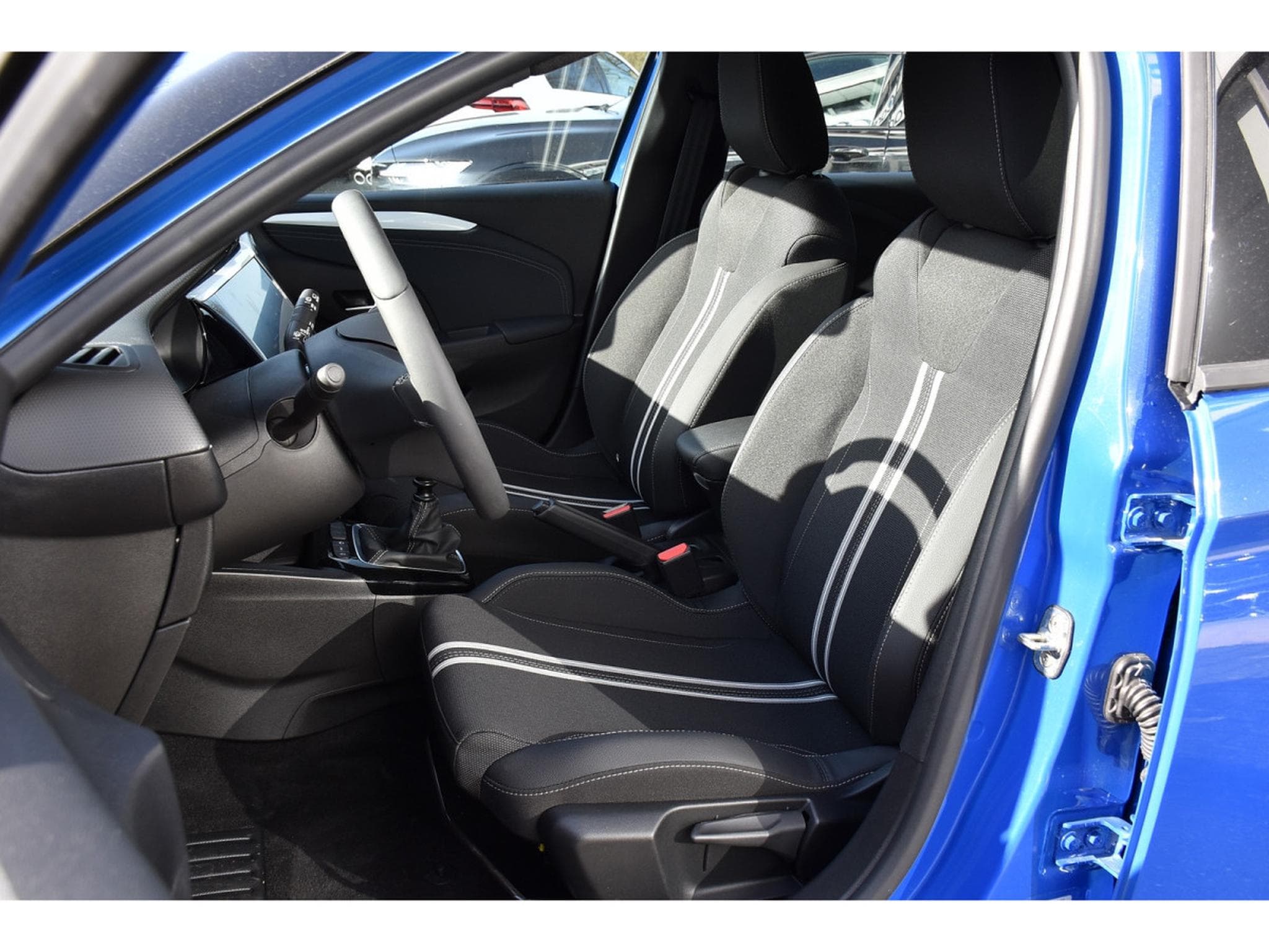 Opel Corsa 1.2 Turbo GS REGUL LANE SIDE CAM NEUVE (2025) - Foto 6