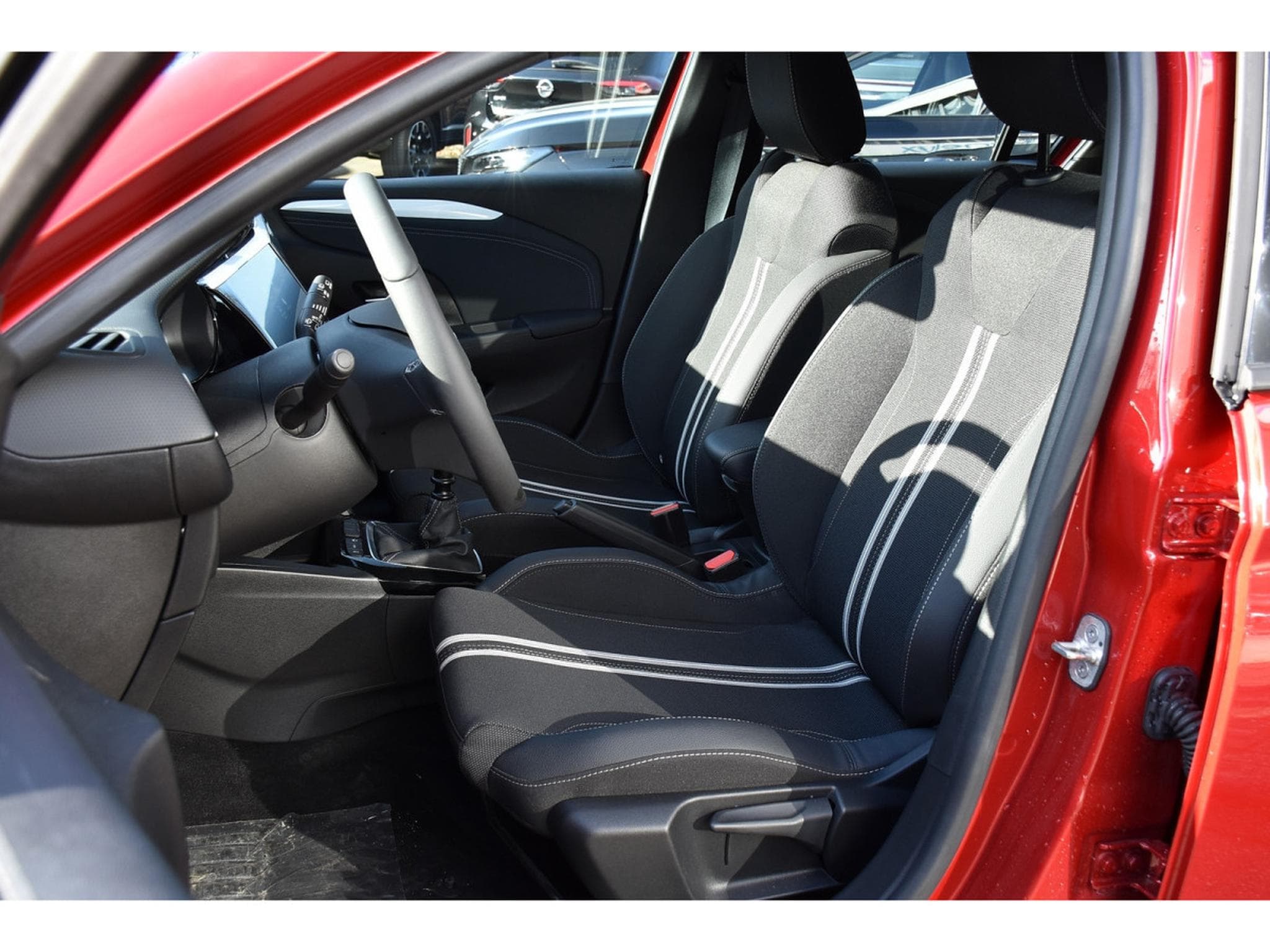 Opel Corsa 1.2 Turbo GS REGUL LANE SIDE CAM NEUVE (2025) - Foto 6