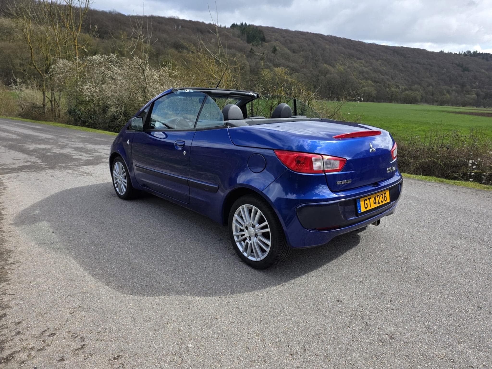 Mitsubishi Colt CZC 1.5 (2009) - Foto 4